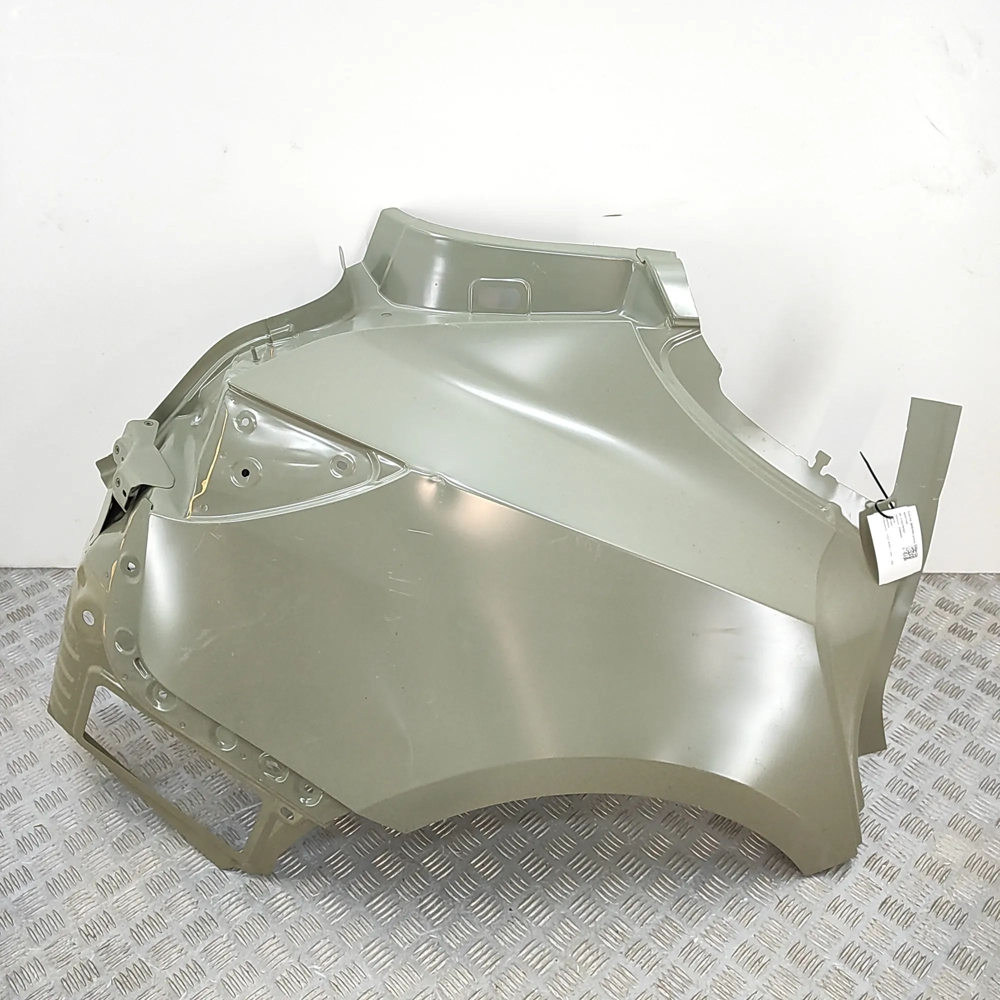 Tesla Model 3 Rear Right Side Wing 1073736-S0-M Rear Right Side Wing TESLA MODEL 3...