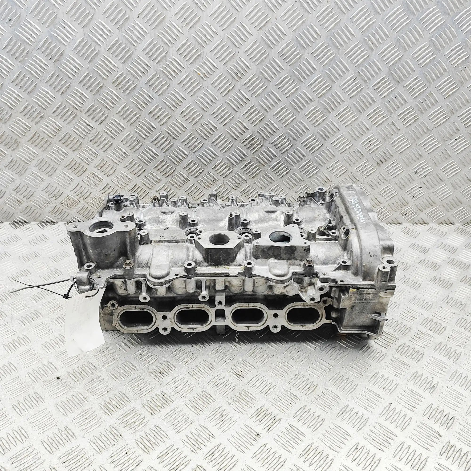 Mercedes-Benz CLA (C117) Engine Cylinder Head A2700100530, R270018, A2700506200, A2700160705 ...