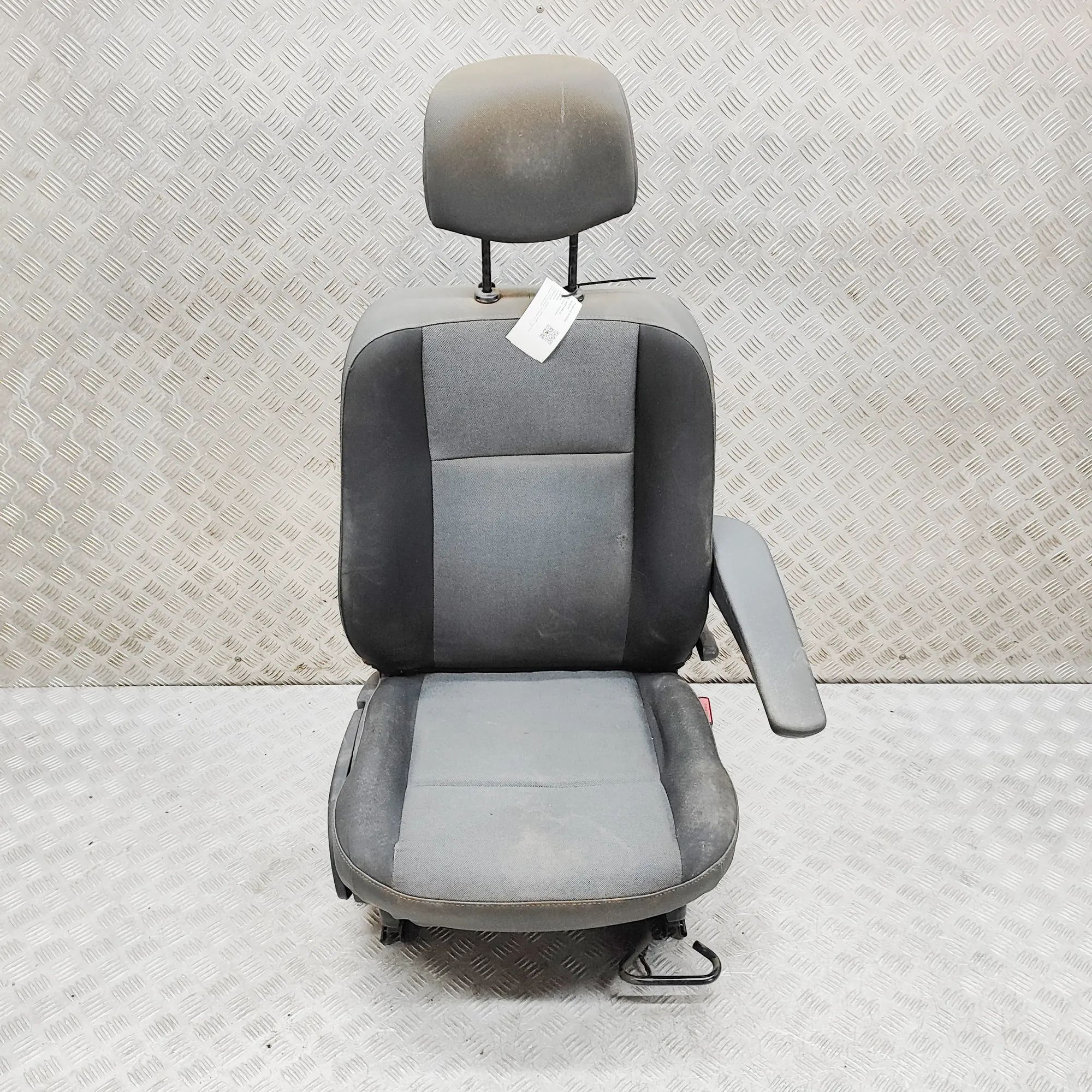 Renault Master Front Right Seat 876110601R Front Right Seat RENAULT MASTER (III...