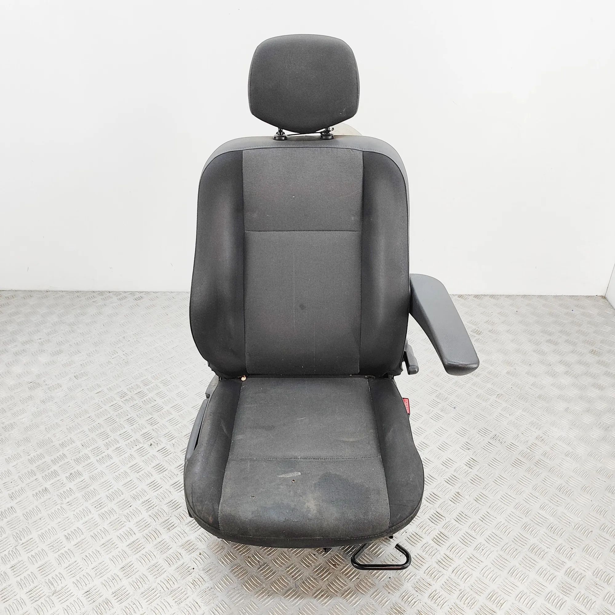 Renault Master Front Right Seat 876110601R Front Right Seat RENAULT MASTER (III...