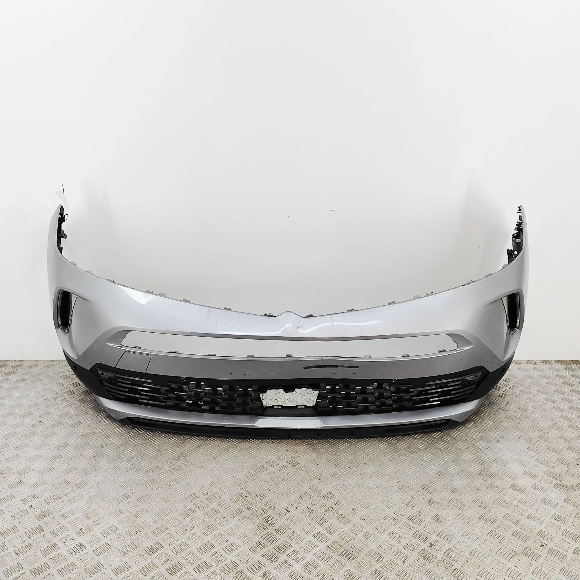 Opel Mokka (B) front bumper 98352800F4 Front Bumper OPEL MOKKA (2020-...)

...
