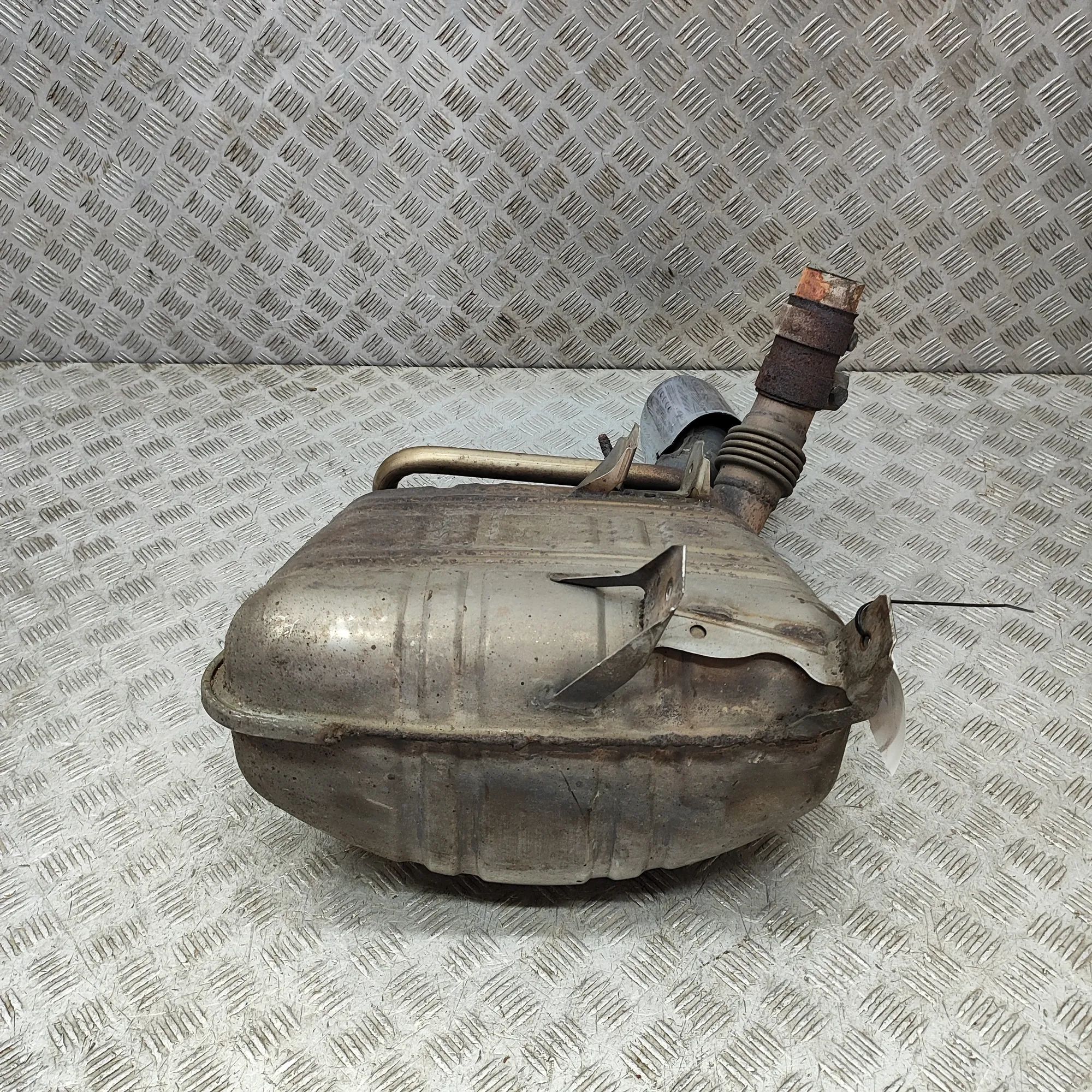 Porsche 911 (996) Rear Exhaust Muffler 996.111.985.00, 99611112156, 99611198500 Rear E...
