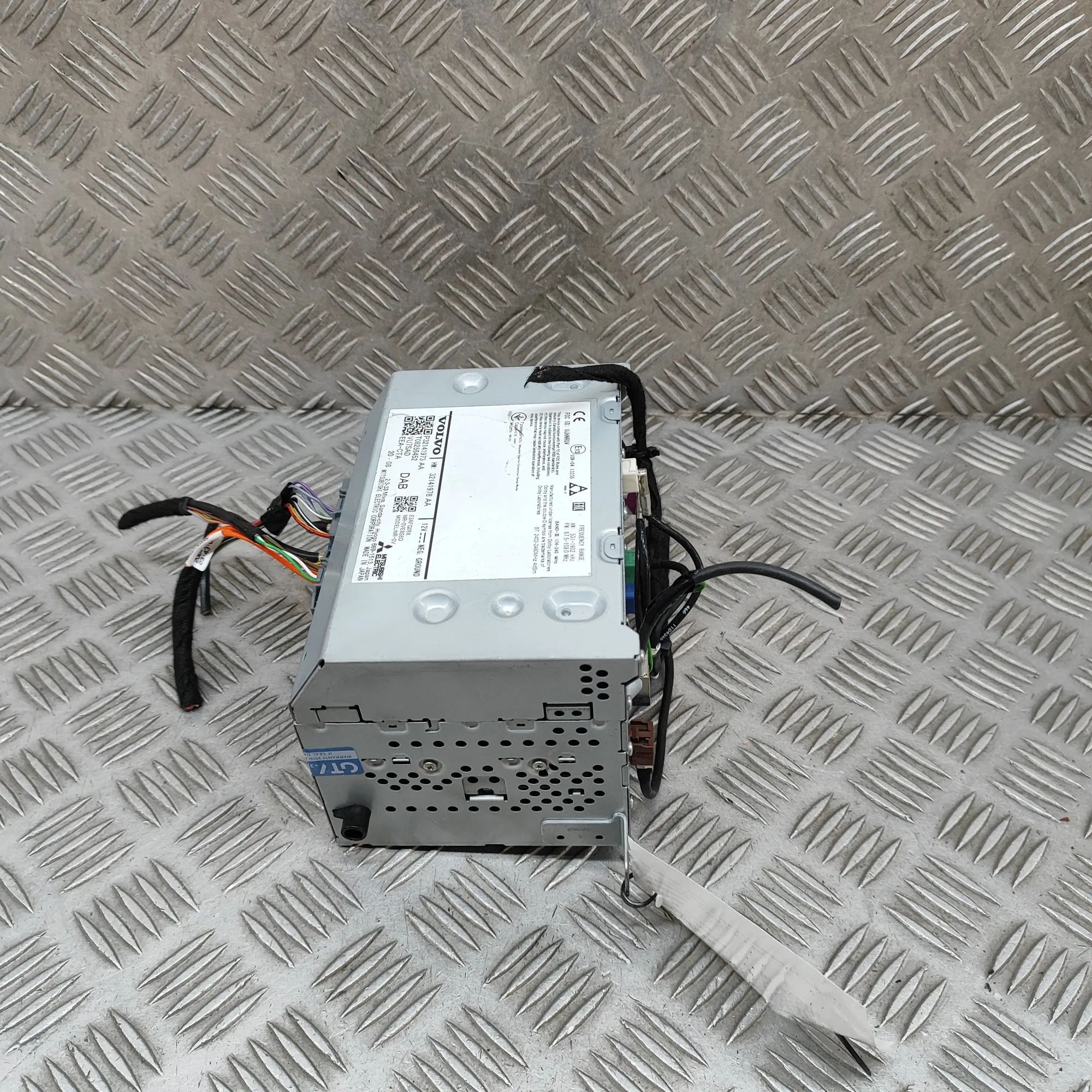 Volvo XC60 Music Navi CD Radio Player Head Unit 32141973 Music Navi CD Radio Player Head Unit V...