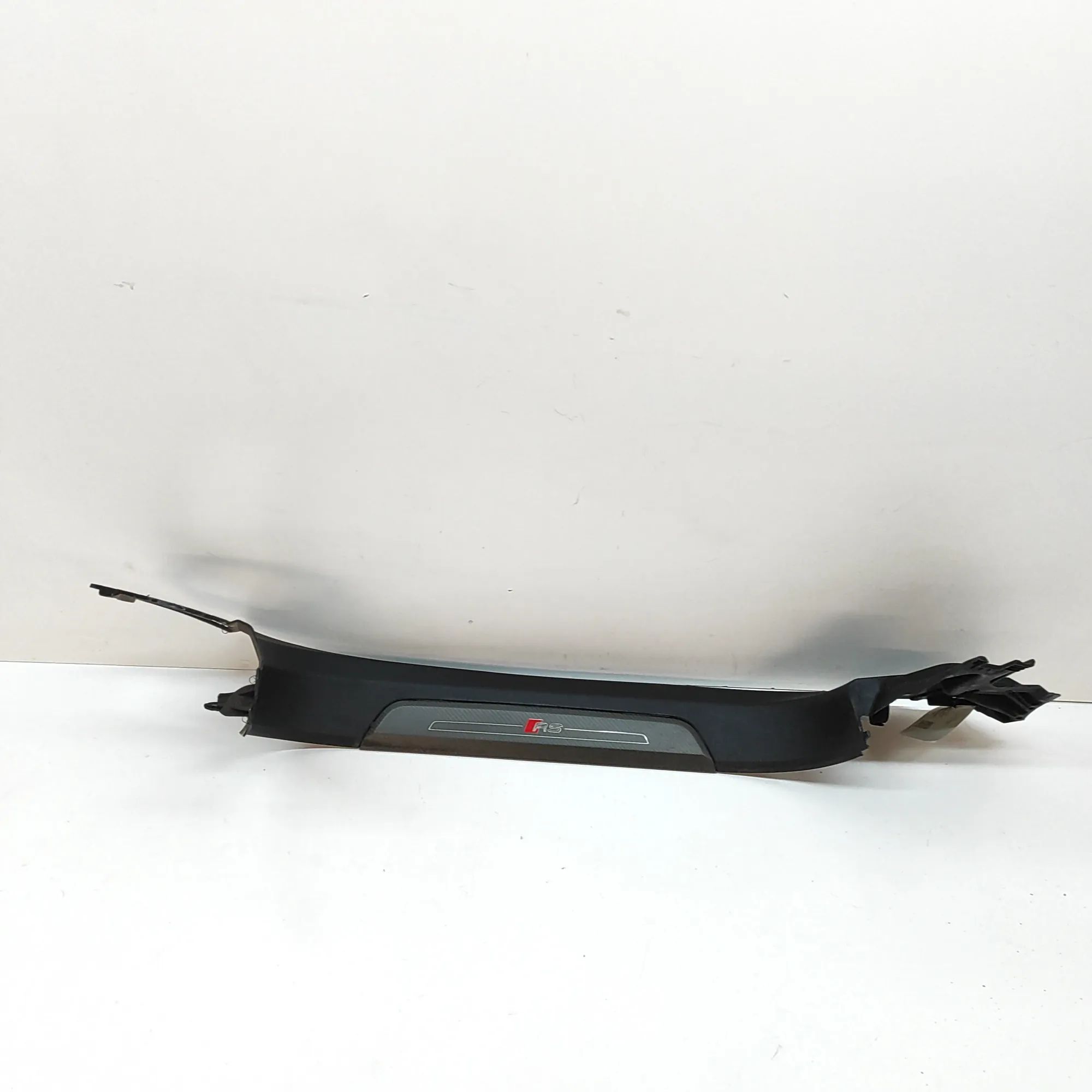 Audi e-tron GT (FW) Front Left Interior Step Trim 4J3867269R Front Left Interior Step Trim AUDI E...