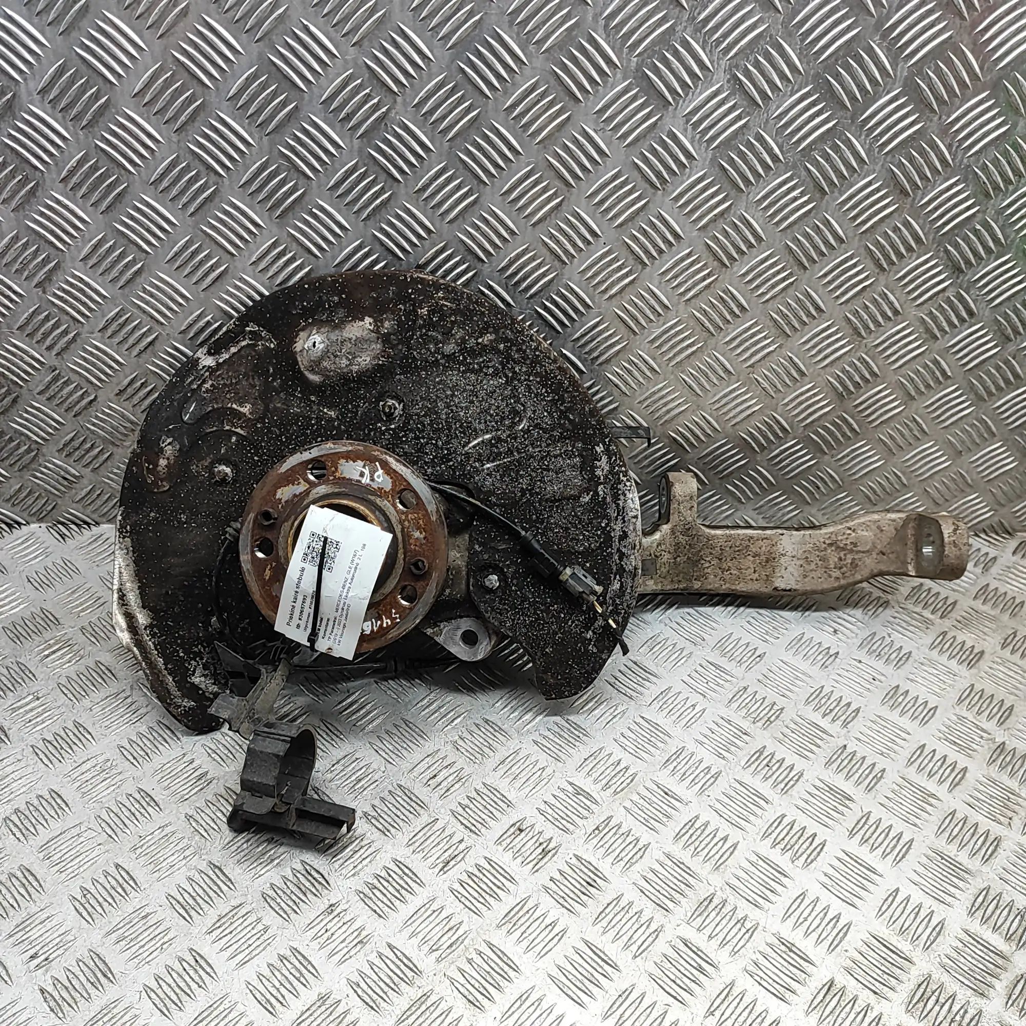 Mercedes-Benz GLE (W167) Front Left Wheel Hub A1674213900, A1673322500 Front Left Wheel Hub M...