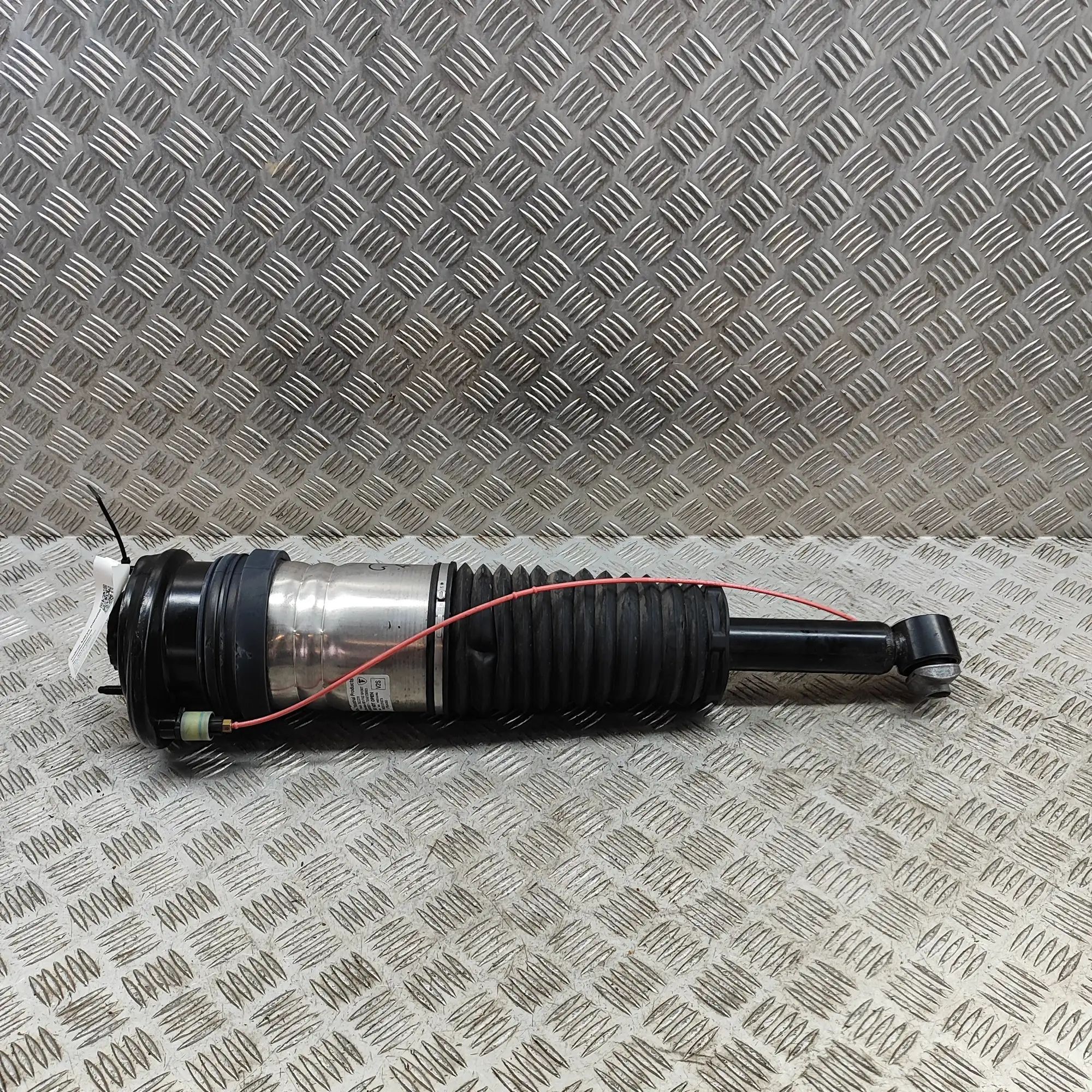 BMW 5 / i5 (G60 / G61) Rear Left Air Shock Absorber 5A01D95 Rear Left Air Shock Absorber BMW 5 SERI...