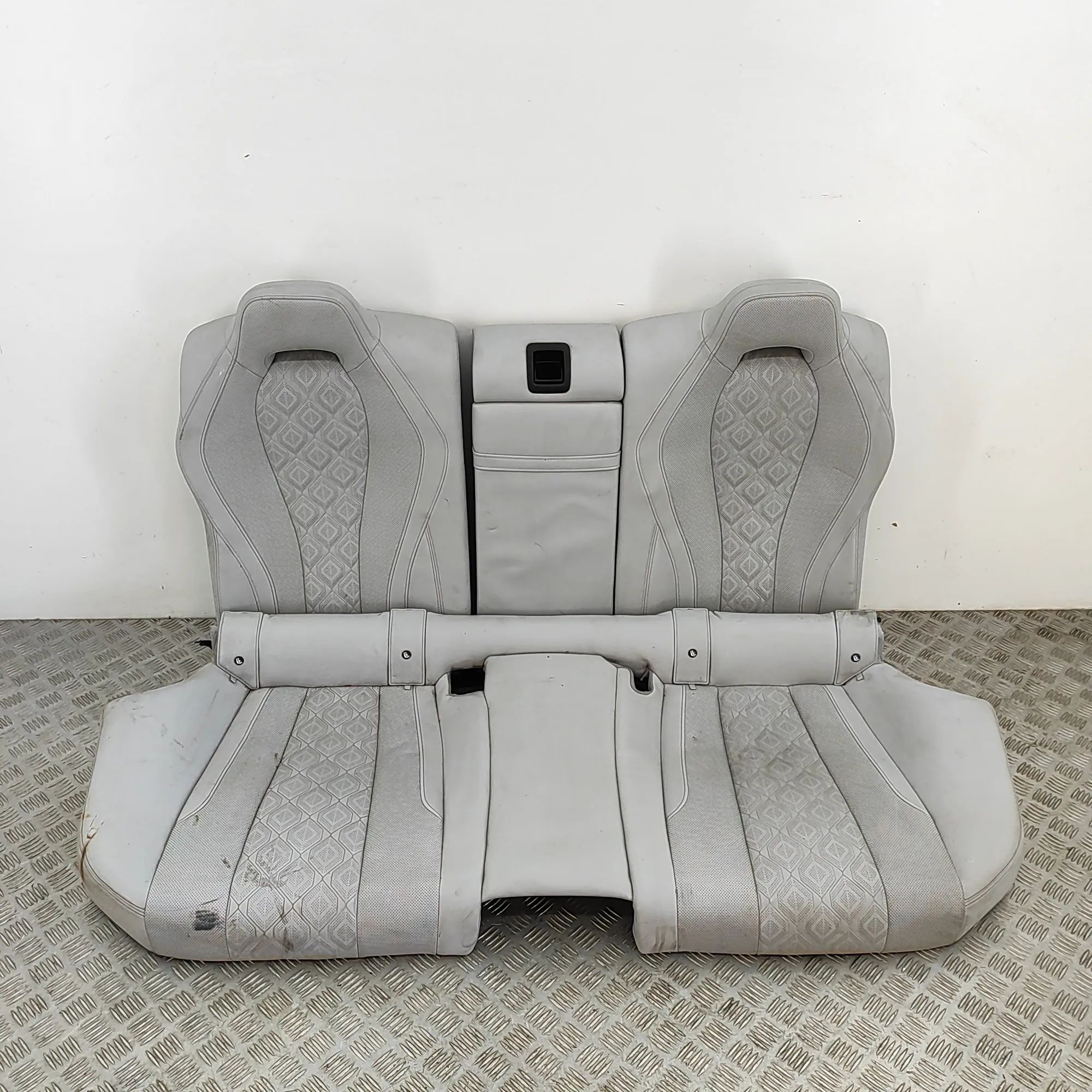 BMW 8 (G15) Rear seat 8079271, 8079272, 7444770 Rear Seat BMW 8 SERIE...
