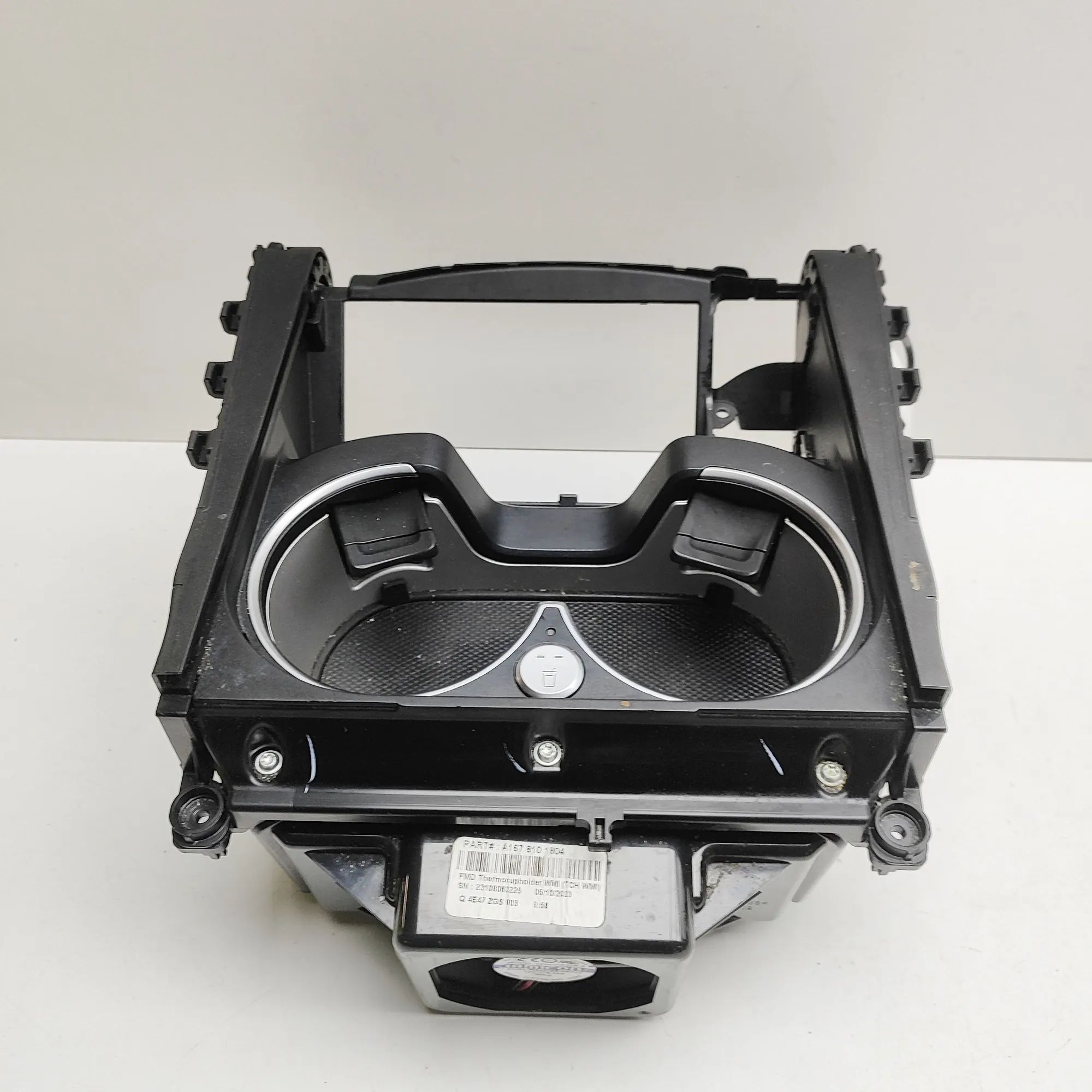 Mercedes-Benz GLE (W167) Держатель стаканов A1678101804 Cup Holder MERCEDES-BENZ GLE (W167)...