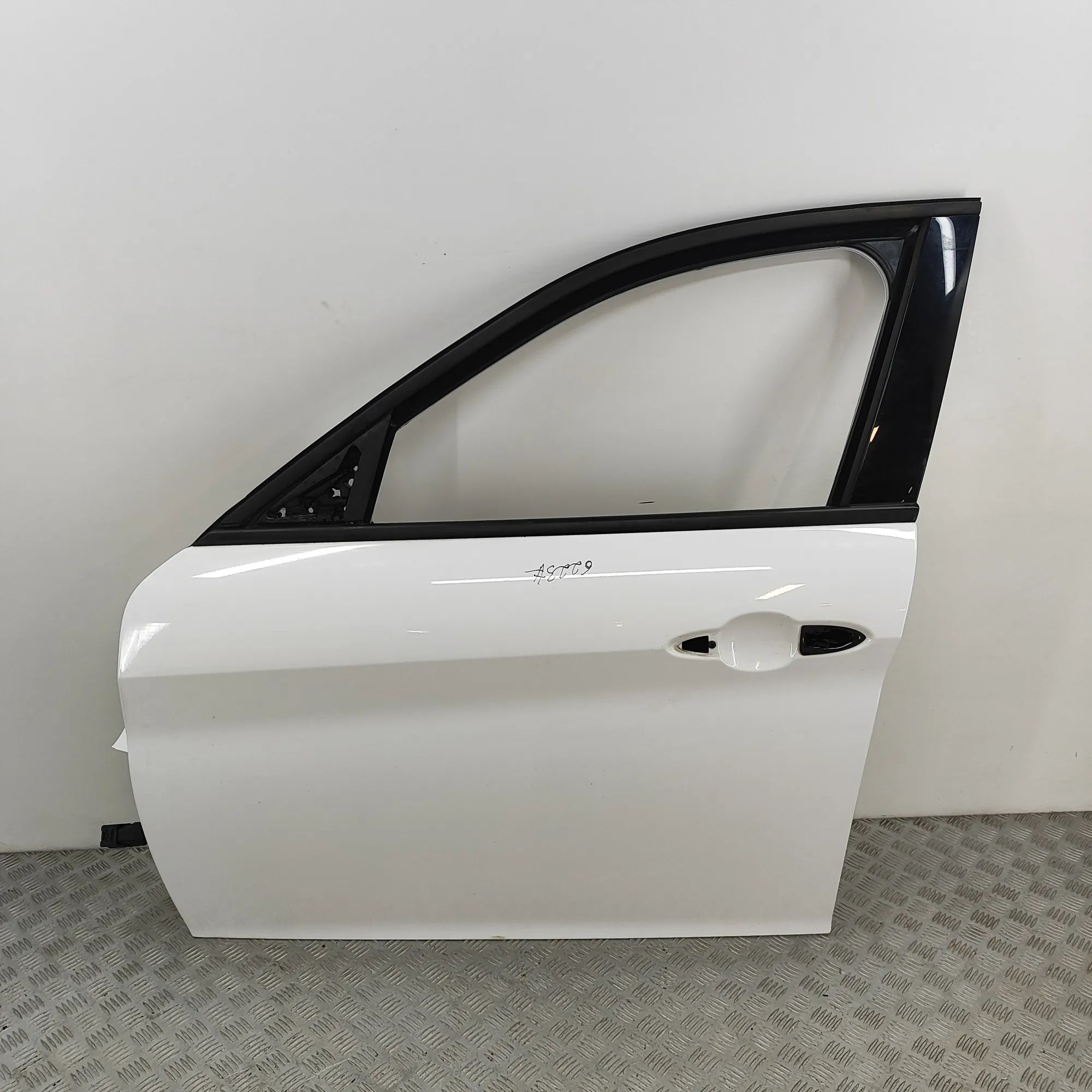 Alfa-Romeo Giulia (952) Front Left Door C57645107, 50536741, C59650102, C65225105, C596...
