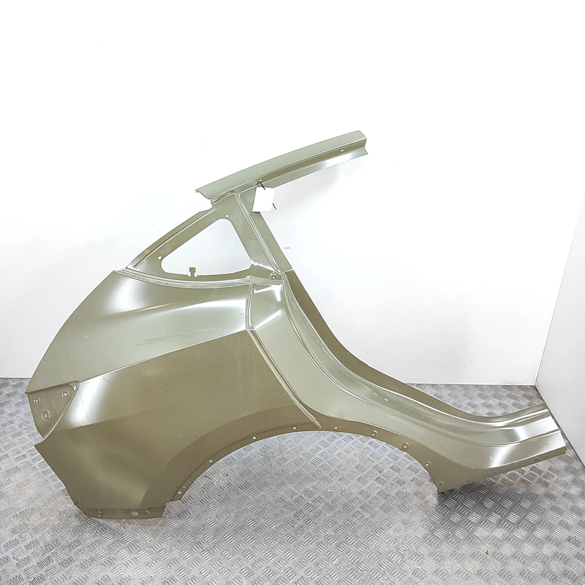 Tesla Model 3 Rear Right Side Wing 1487422-SC-D Rear Right Side Wing TESLA MODEL Y...