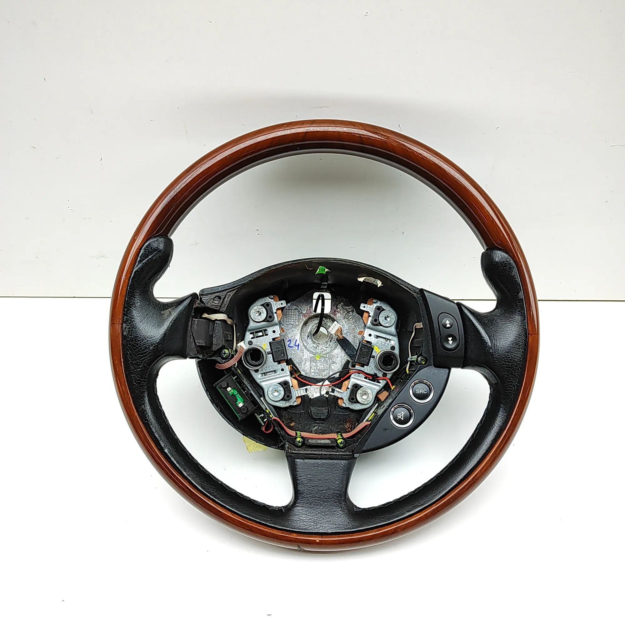 Maserati GranTurismo / GranCabrio steering wheel 27328100 Steering Wheel MASERATI GRAN (TURISMO)...