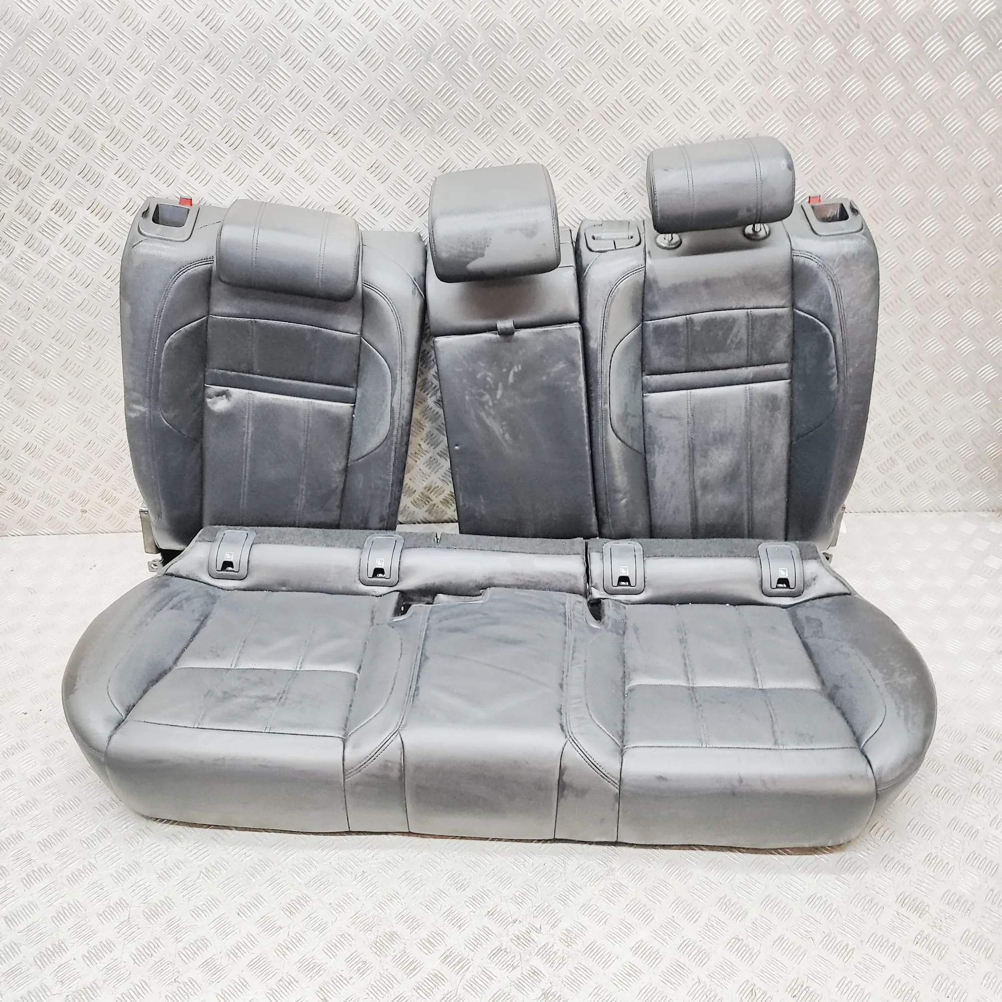 Land Rover Range Rover Evoque Заднее сиденье K8D2-610E20-BC, K8D2-613A39-AC, K8D2-63840-AF, ...