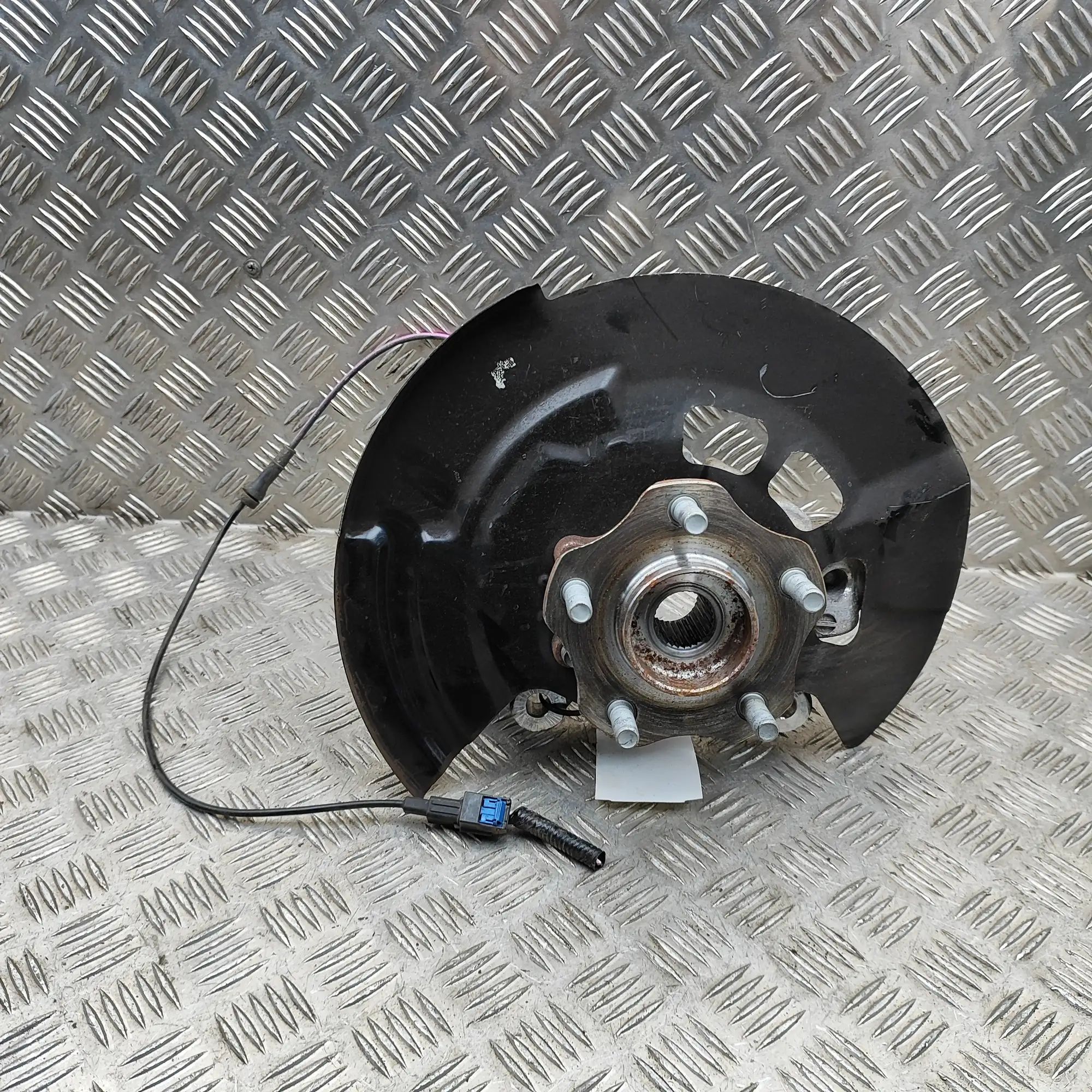 Nissan Ariya Front Left Wheel Hub 40202-5MP0B, 41161-6SA0A, 40015-5MP0A Front Lef...