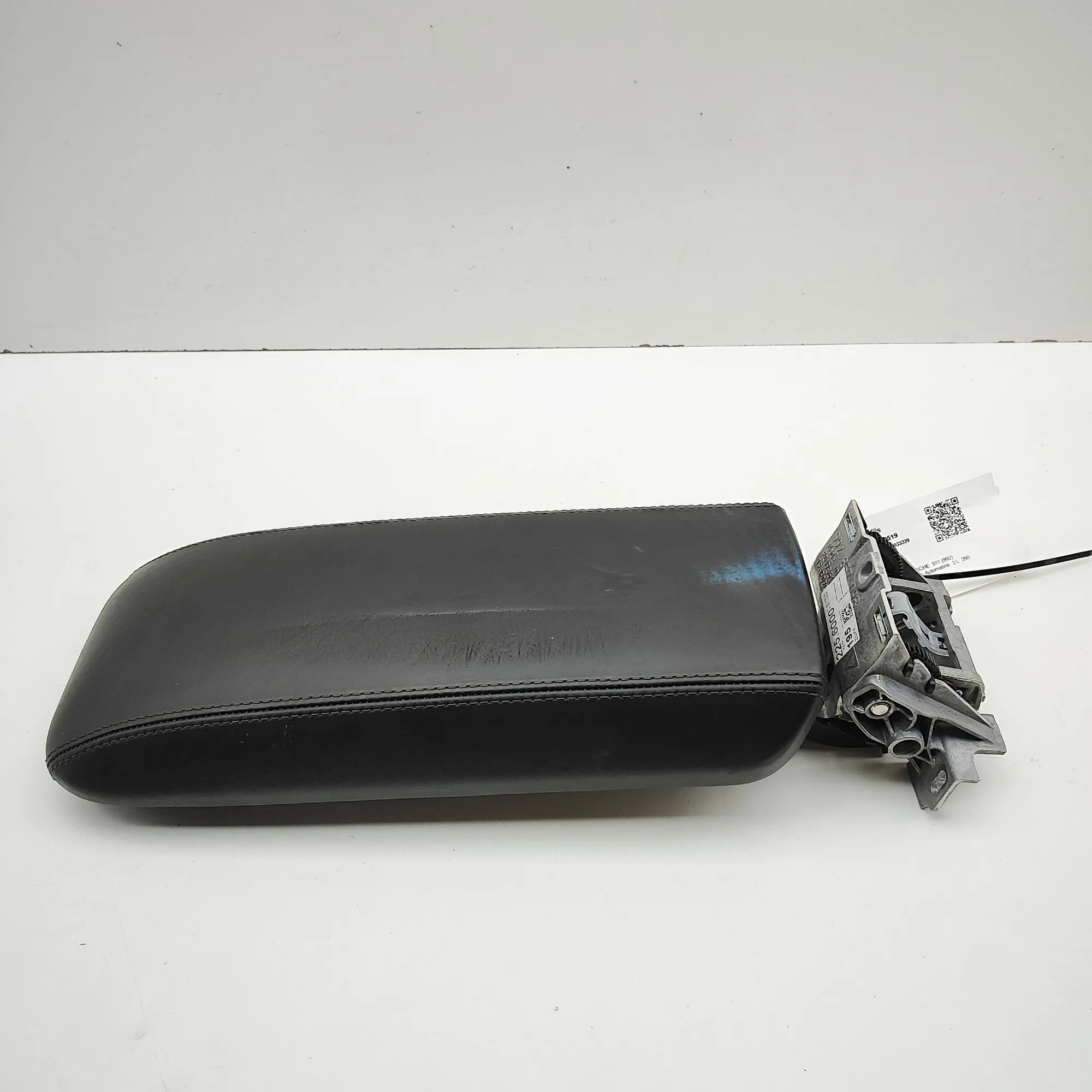 Porsche 911 (992) Armrest 992857098 Armrest PORSCHE 911 (992) (2019-...)
...