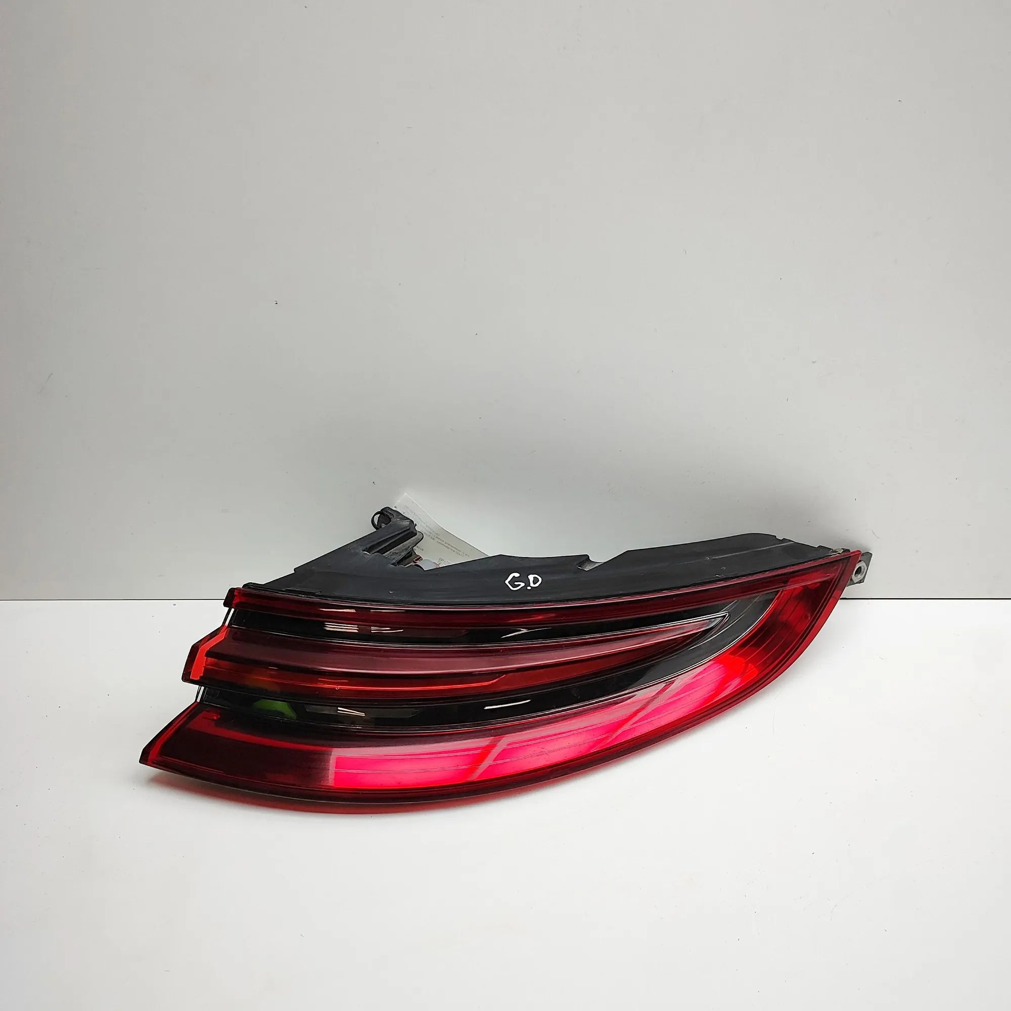 Porsche Panamera Rear Right Tail Light 971945092B Rear Right Tail Light PORSCHE PANAME...