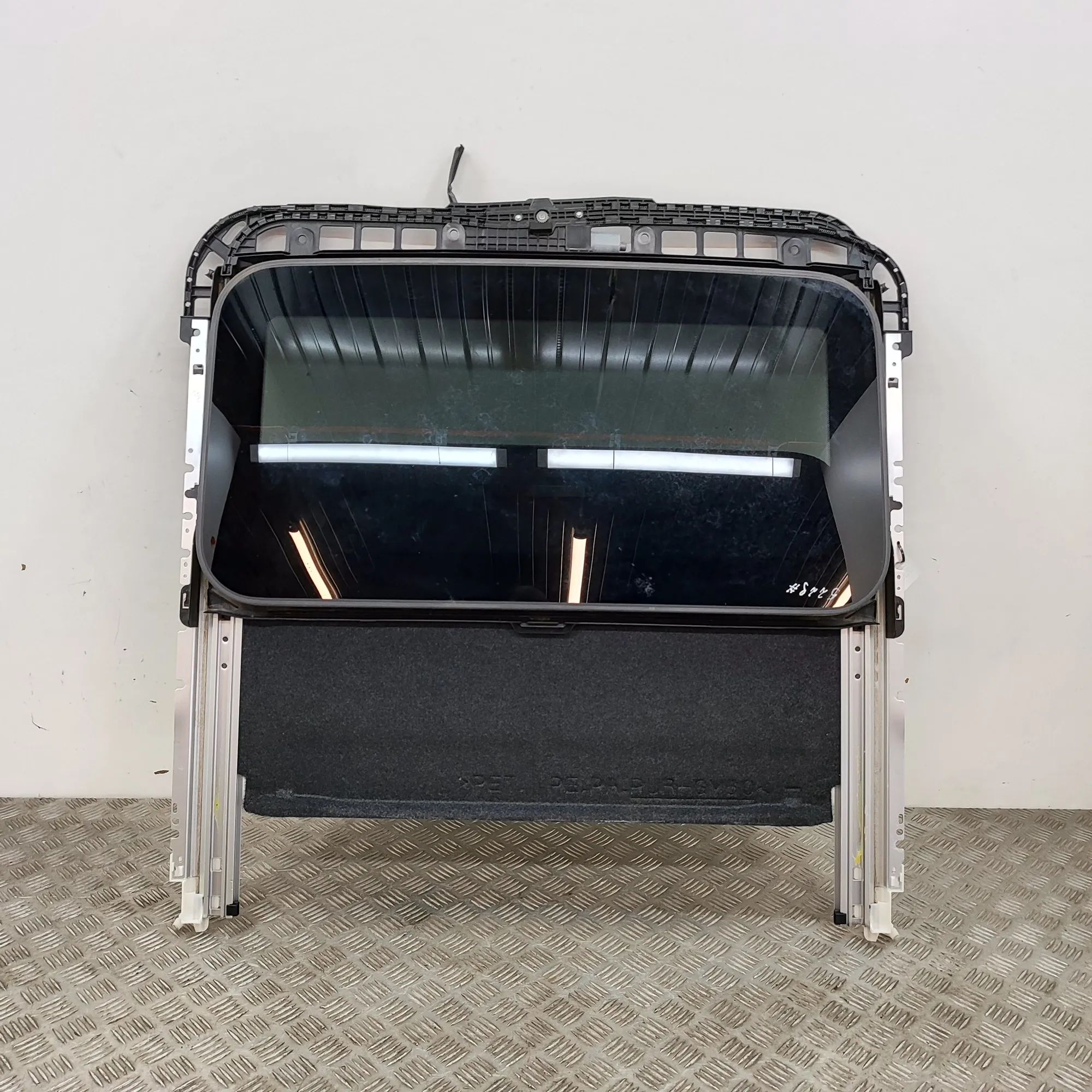 Mazda MX-30 Sunroof 7713453 Sunroof MAZDA MX-30 (DR) (2020-...)

Pa...