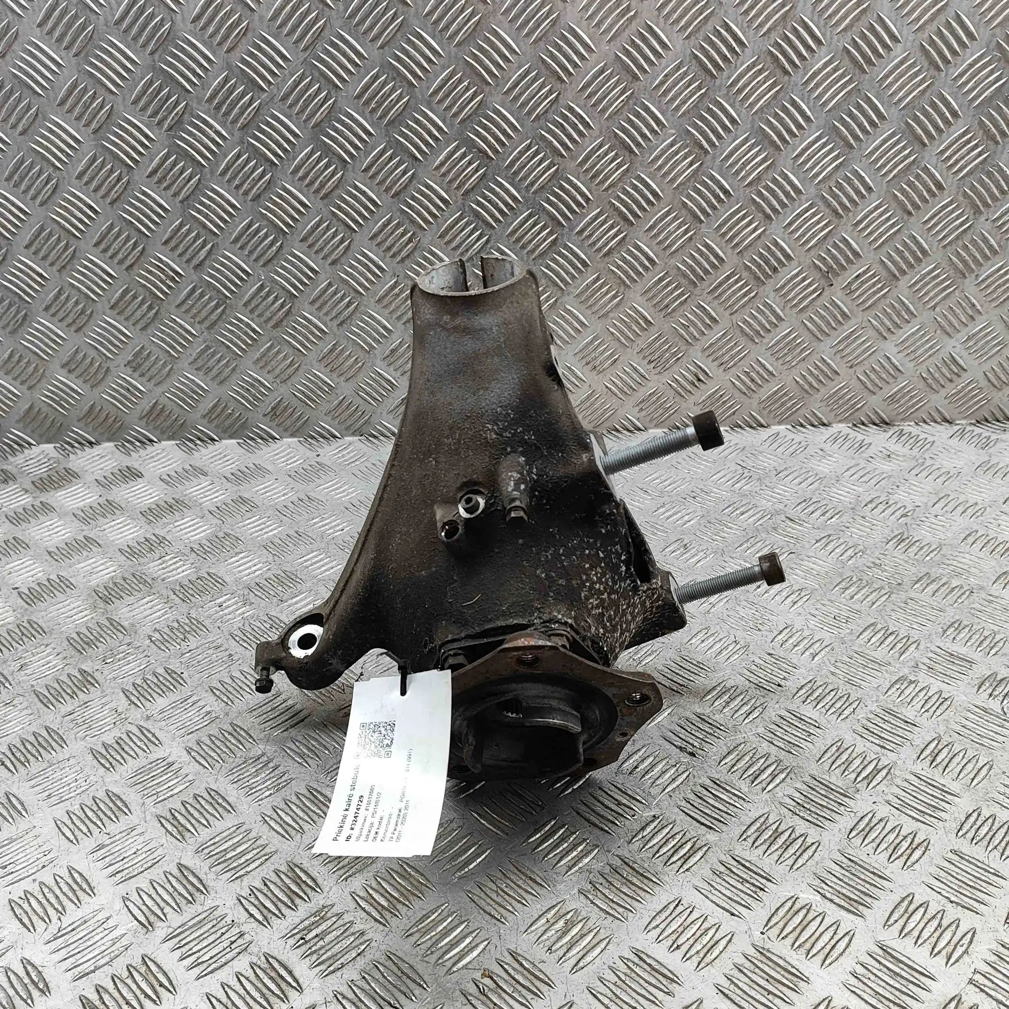 Porsche 911 (991) Front Left Wheel Hub 99184165705 Front Left Wheel Hub PORSCHE 911 (9...