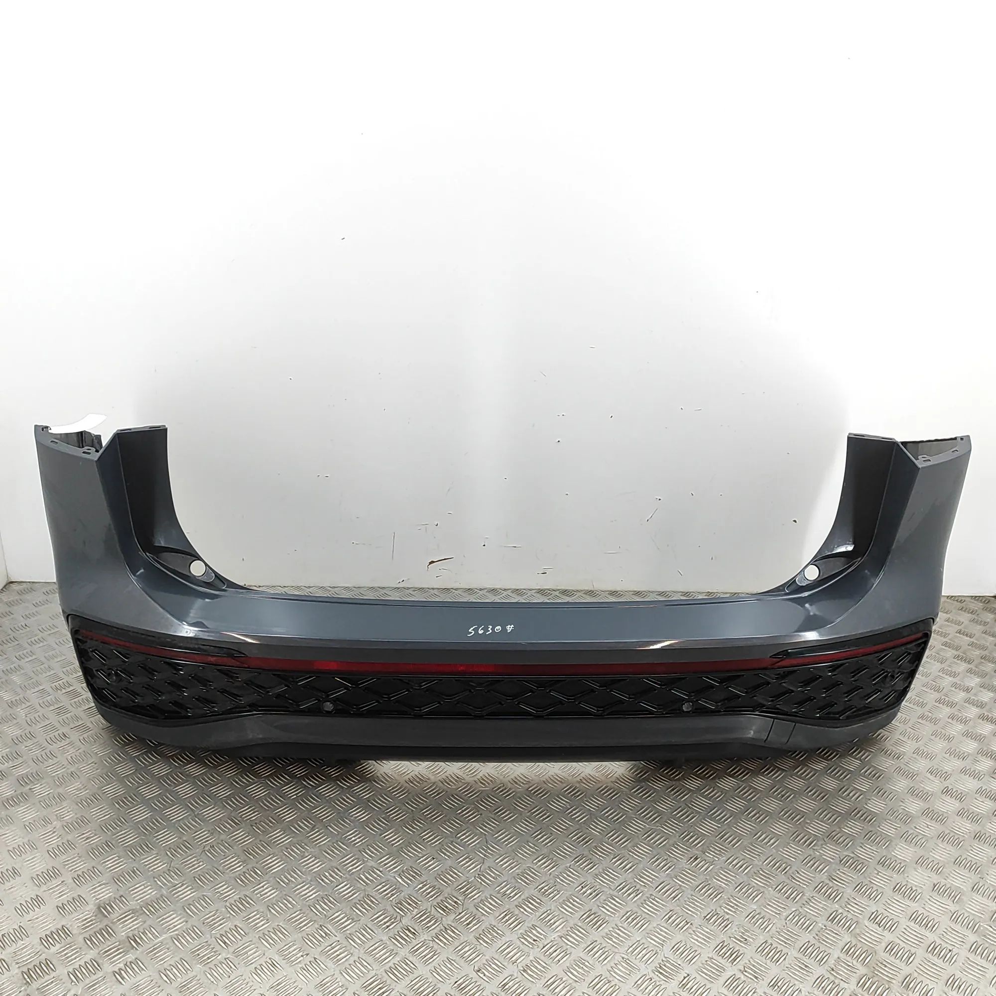Volkswagen Tayron rear bumper 57L807568, 57L807421 Rear Bumper VW TAYRON (R41...