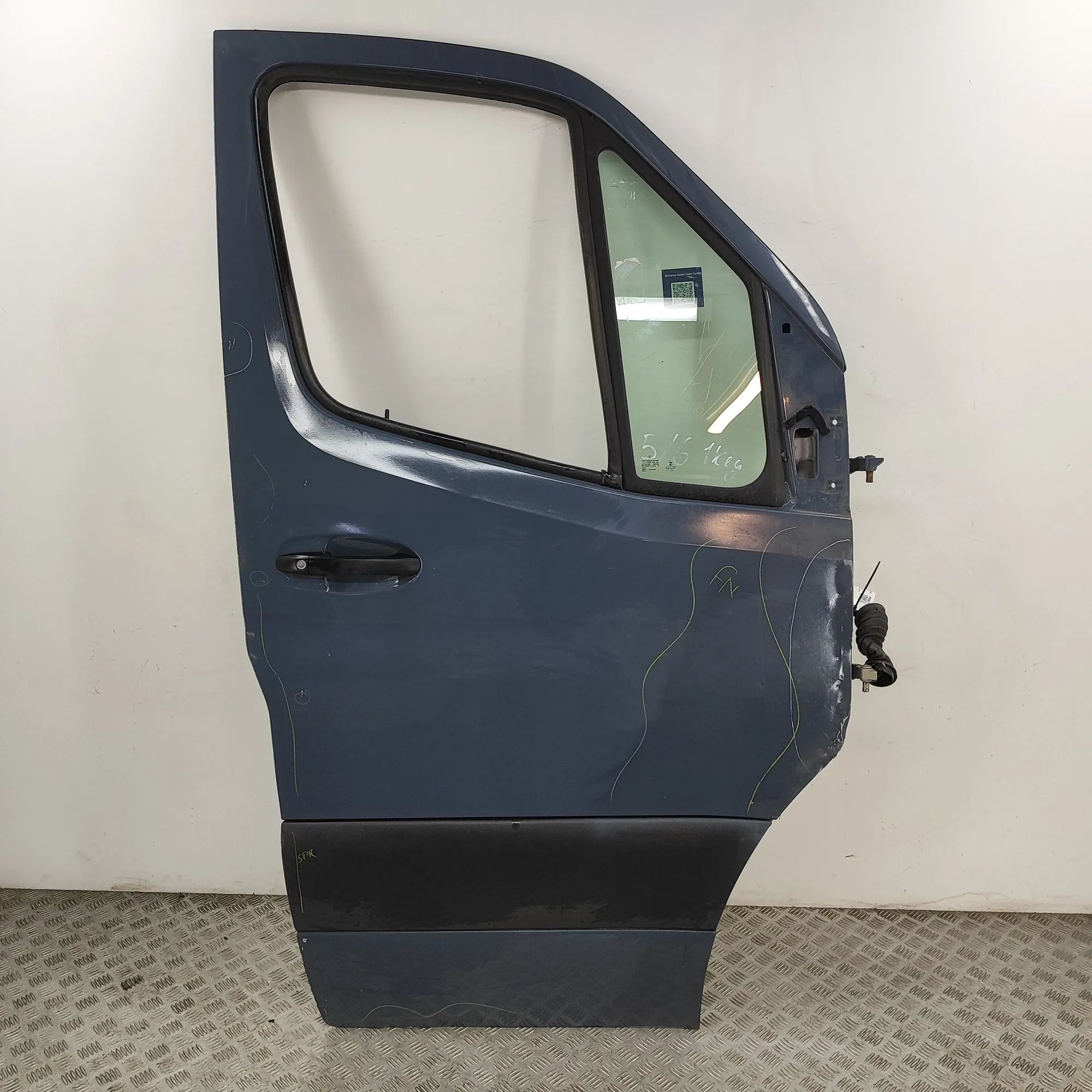 Mercedes-Benz Sprinter (W907 / W910)  Front Right Door A9107203100 Front Right Door MERCEDES-BENZ SPRI...