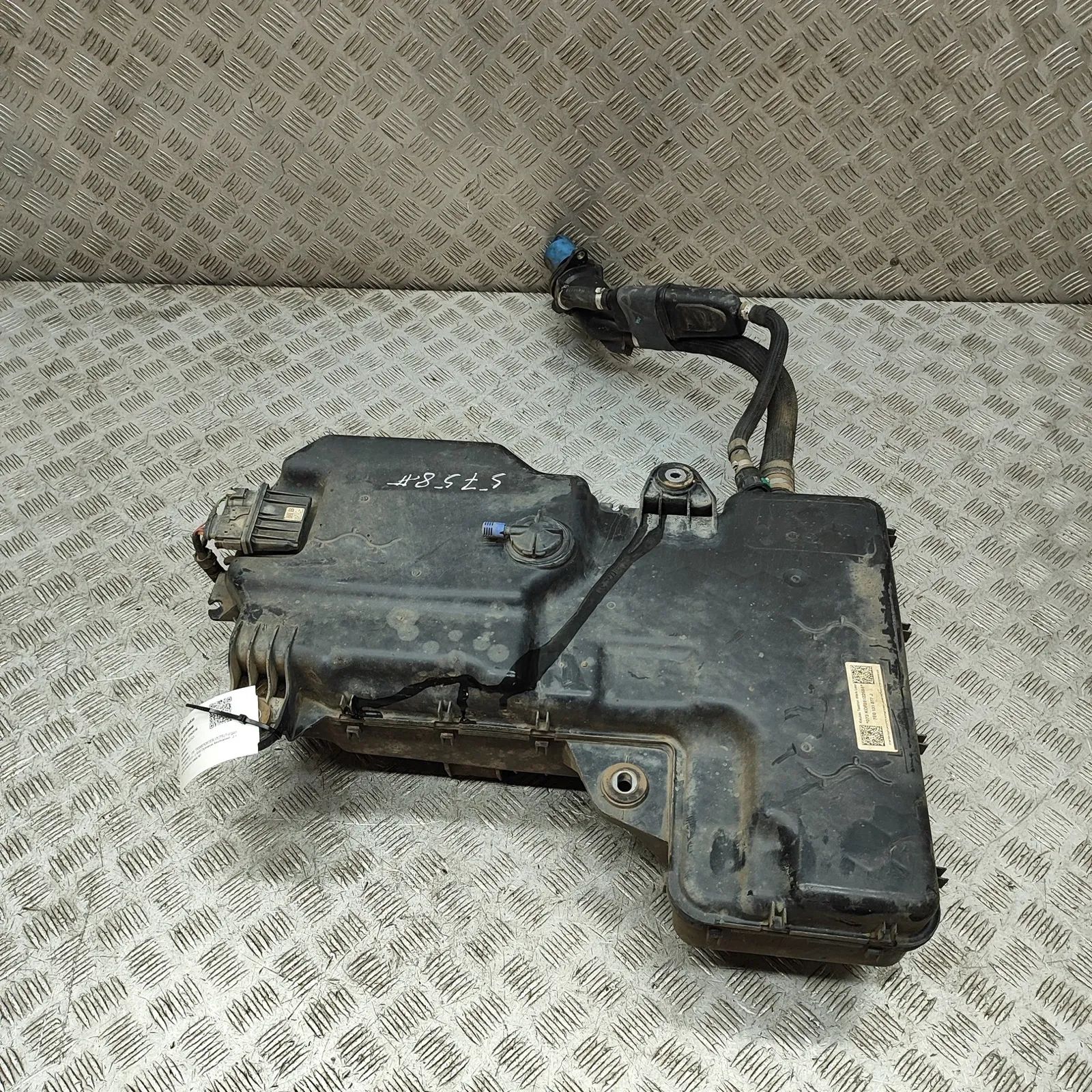 Volkswagen Transporter (T6, Caravelle, Multivan) Adblue бачок 2N0131969A, 0444040024, 7E0131877J AdBlue Tank ...