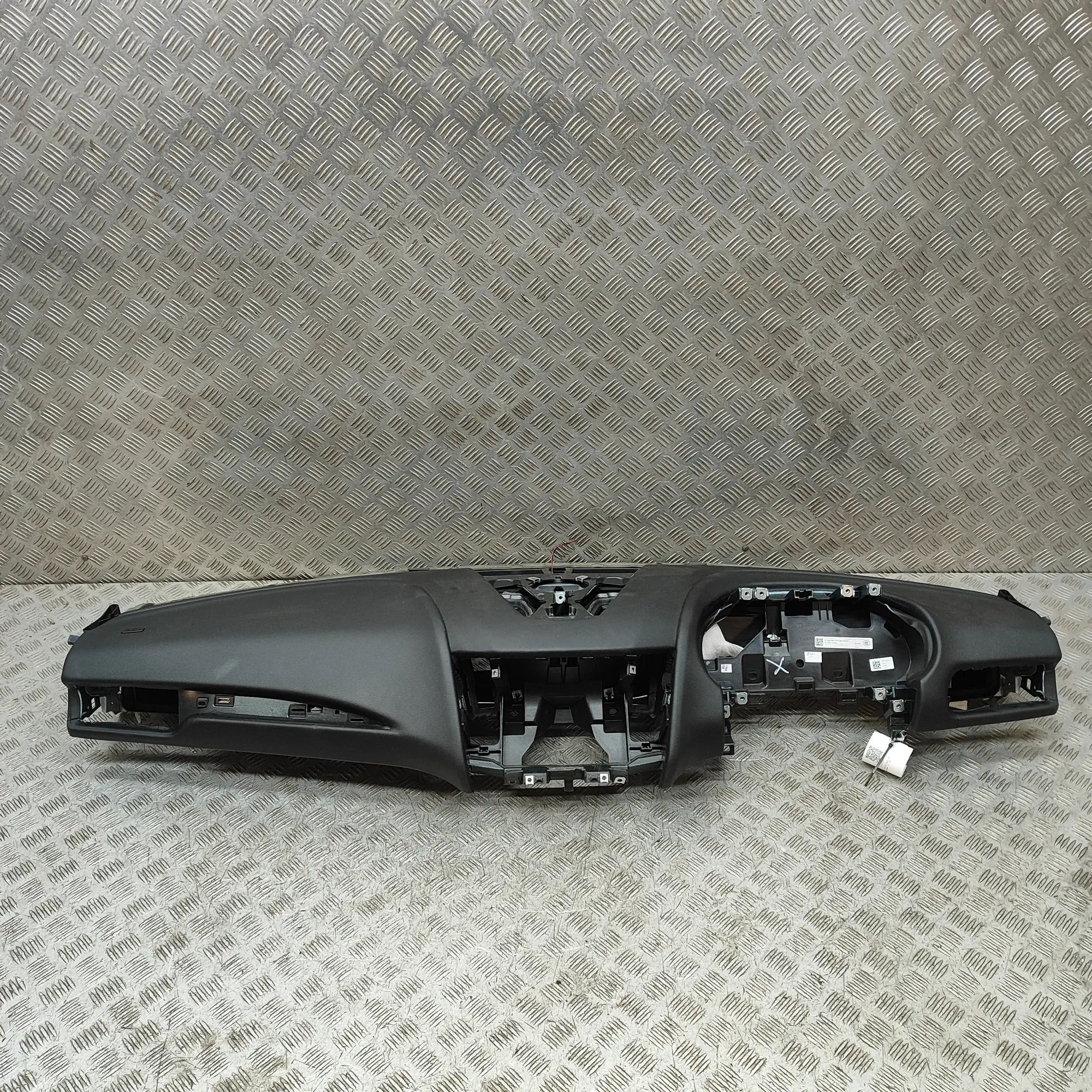 Maserati Levante Dashboard 670043346 Dashboard MASERATI LEVANTE (SUV M161)...