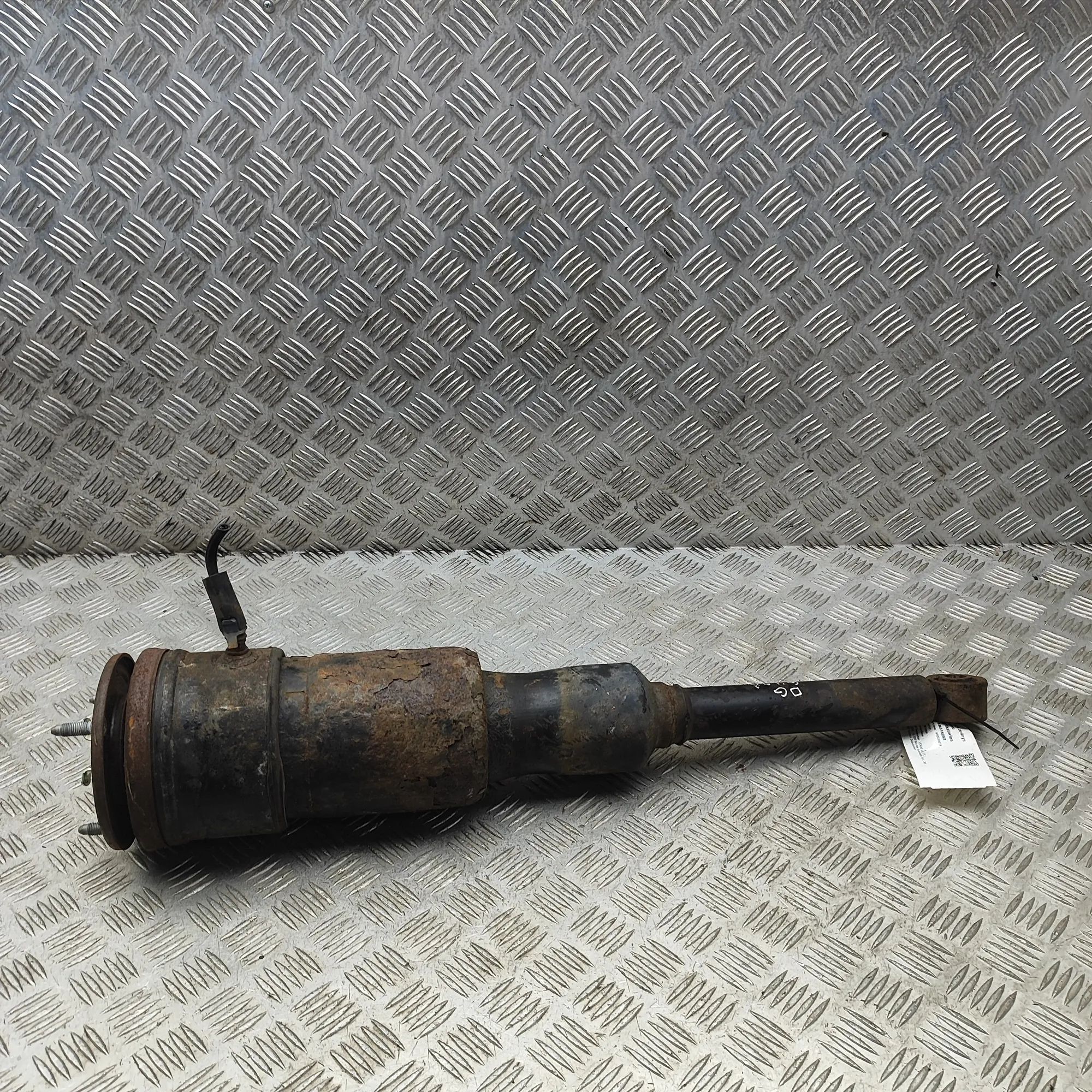 Lexus LS Rear Right Air Shock Absorber 48080-50160 Rear Right Air Shock Absorber LEXUS...