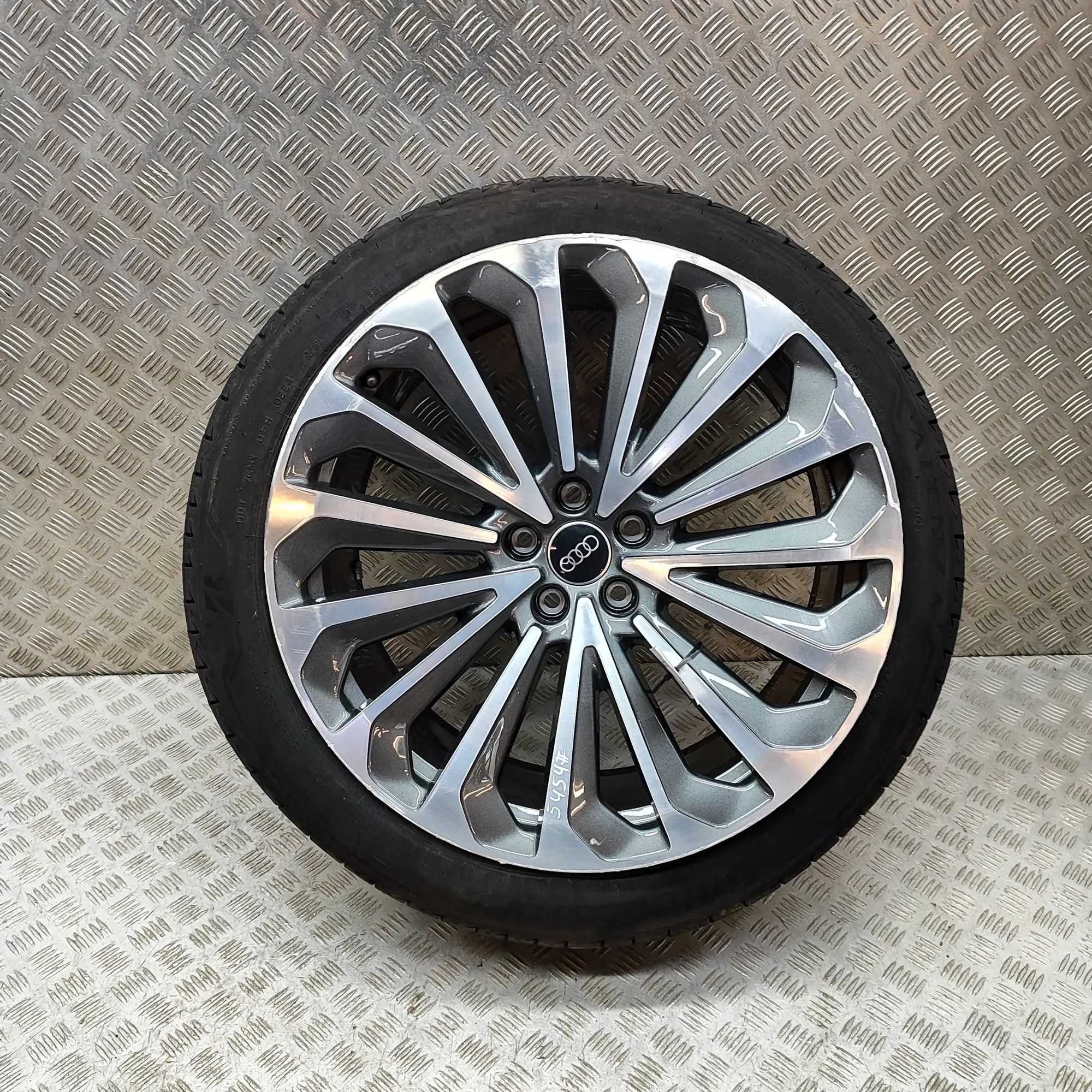 Audi Q8 Alloy Wheel 4KE601025G Alloy Wheel AUDI Q8 (E-TRON Sportbac...