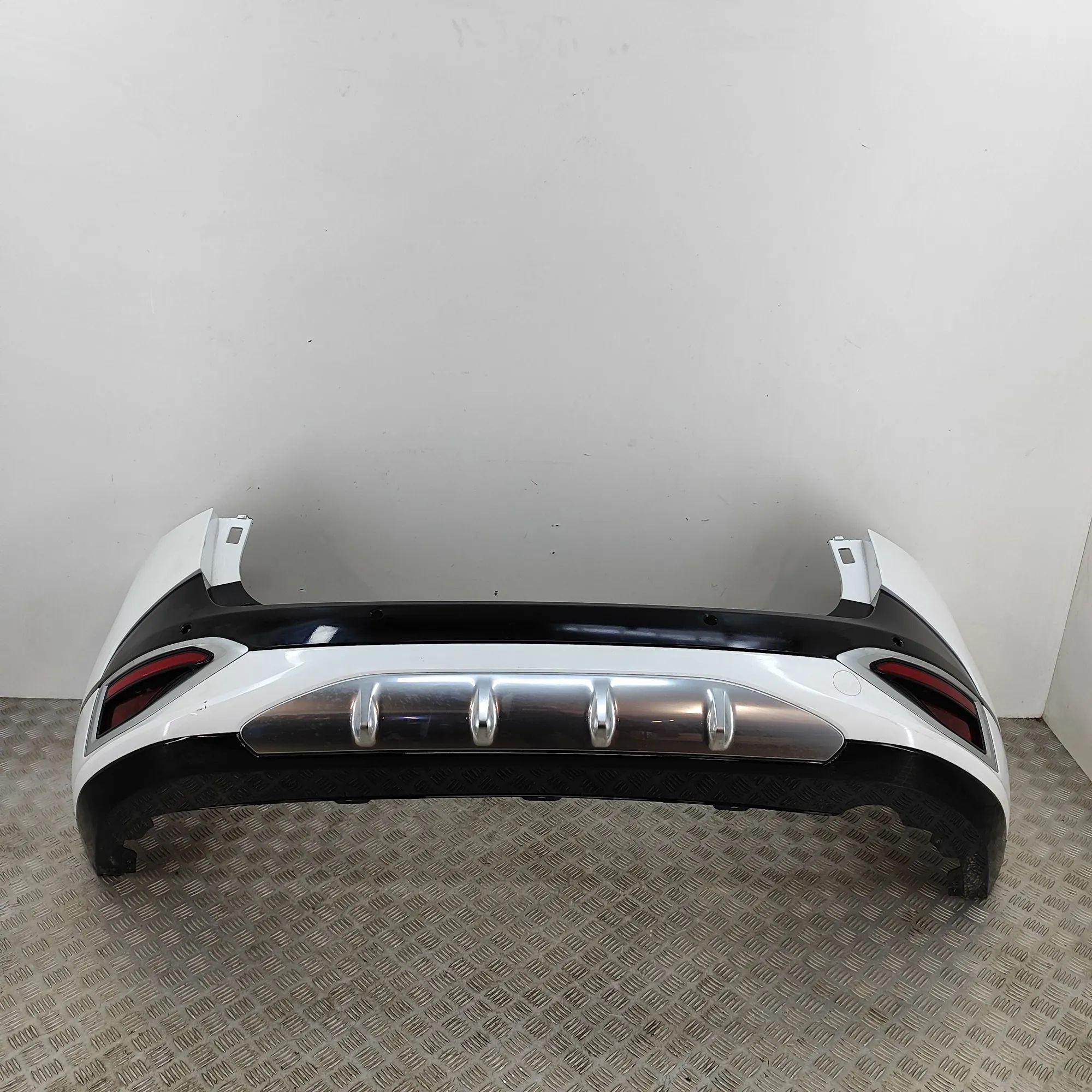 Kia Sportage rear bumper 86657-R2000, 86656-R2000, 86612-R2CA0, 86671-R2...