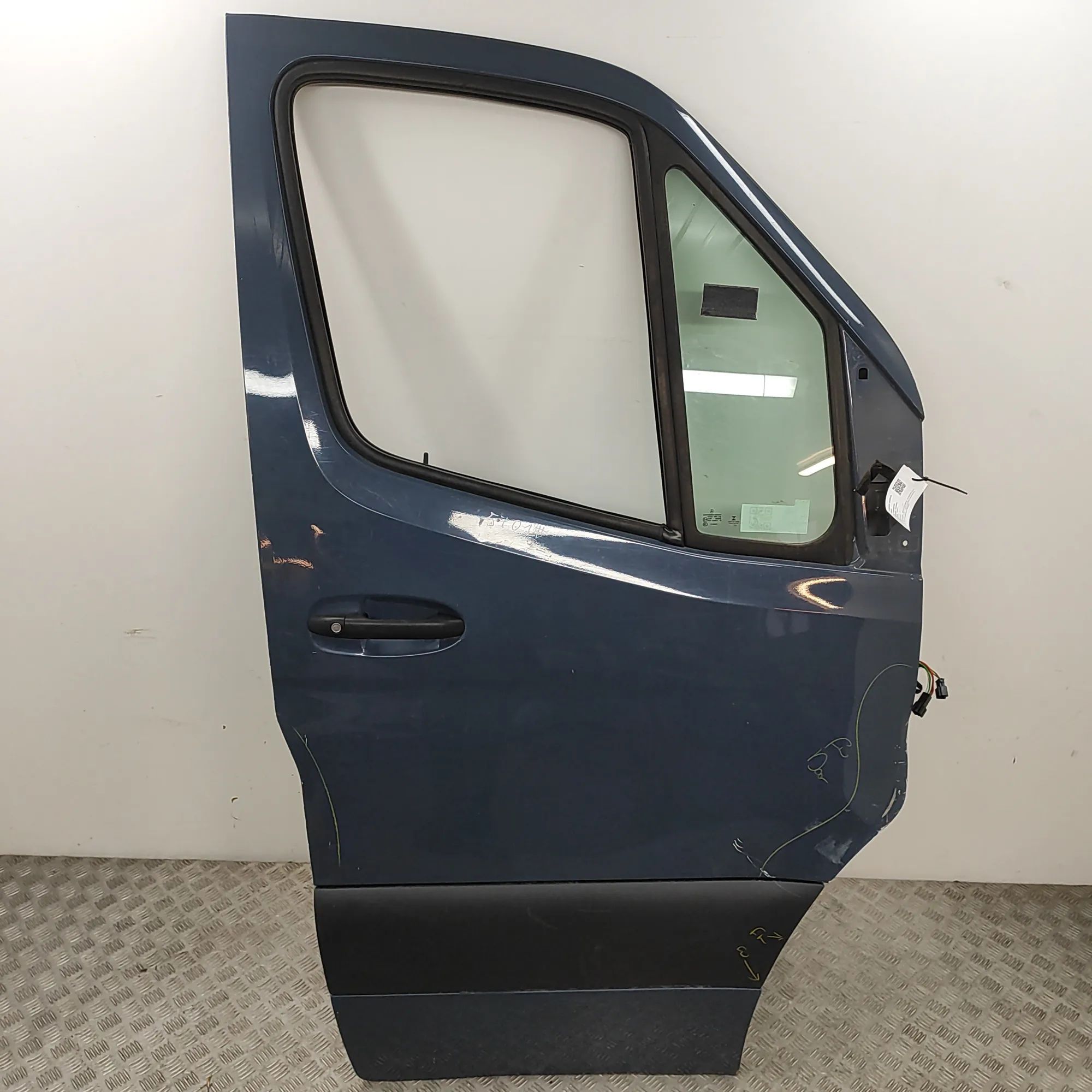 Mercedes-Benz Sprinter (W907 / W910)  Front Right Door A9107202300 Front Right Door MERCEDES-BENZ SPRI...