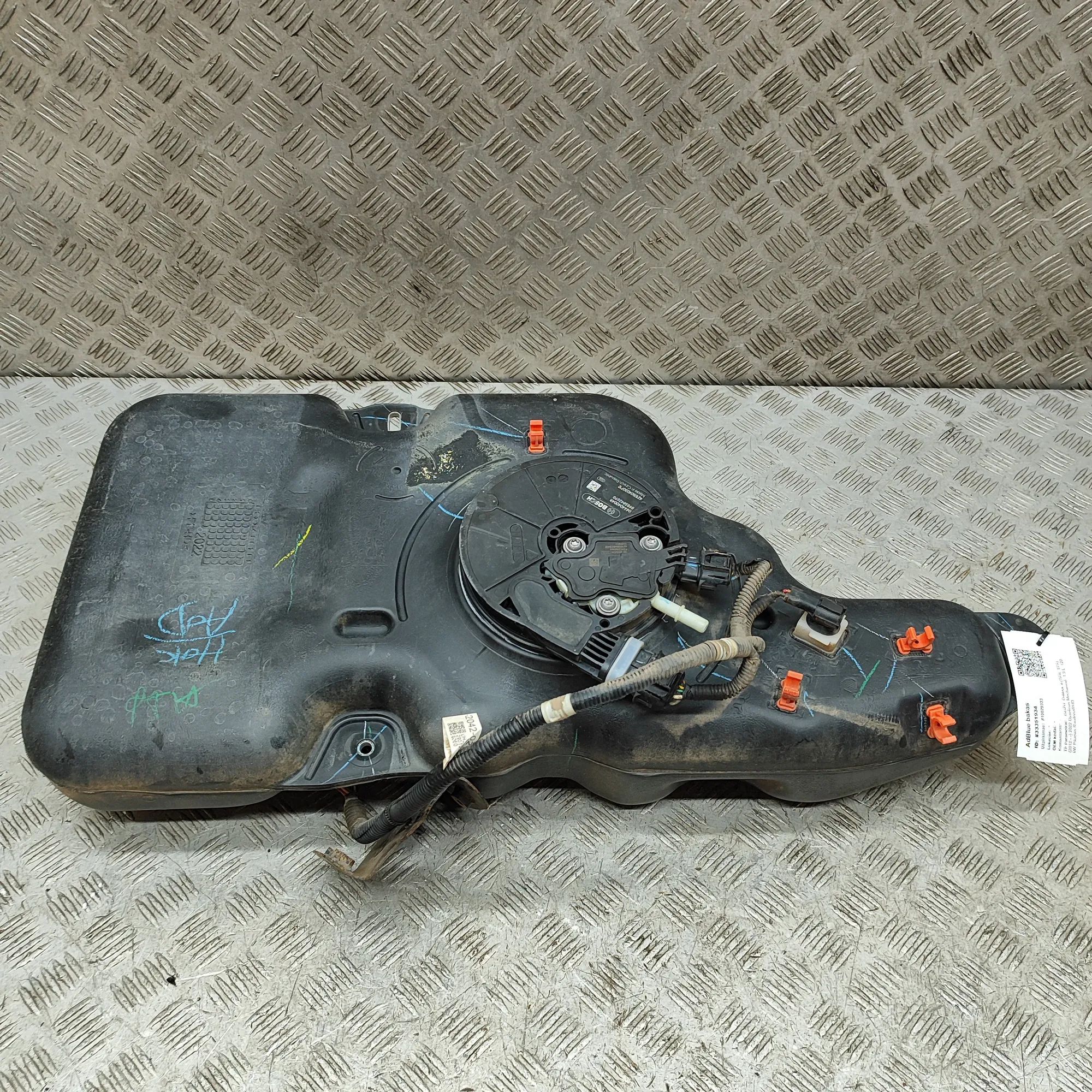 Isuzu  D-Max Adblue tank 0444040048, 8983842690, 8983829531 AdBlue Tank ...