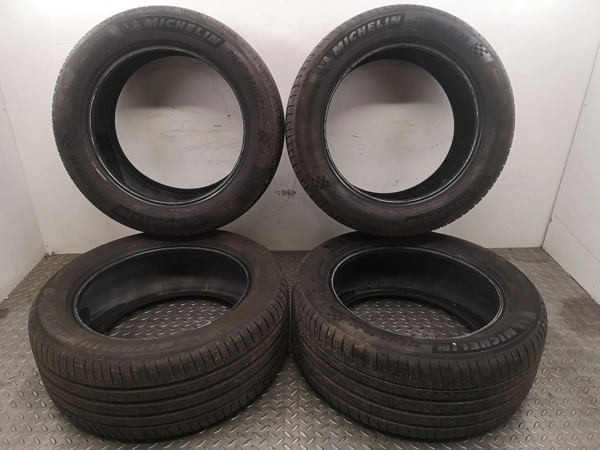 Mercedes-Benz GLE (W167) Tyre Kit Tyre Kit MERCEDES-BENZ GLE (W167) (2019-...)

G...