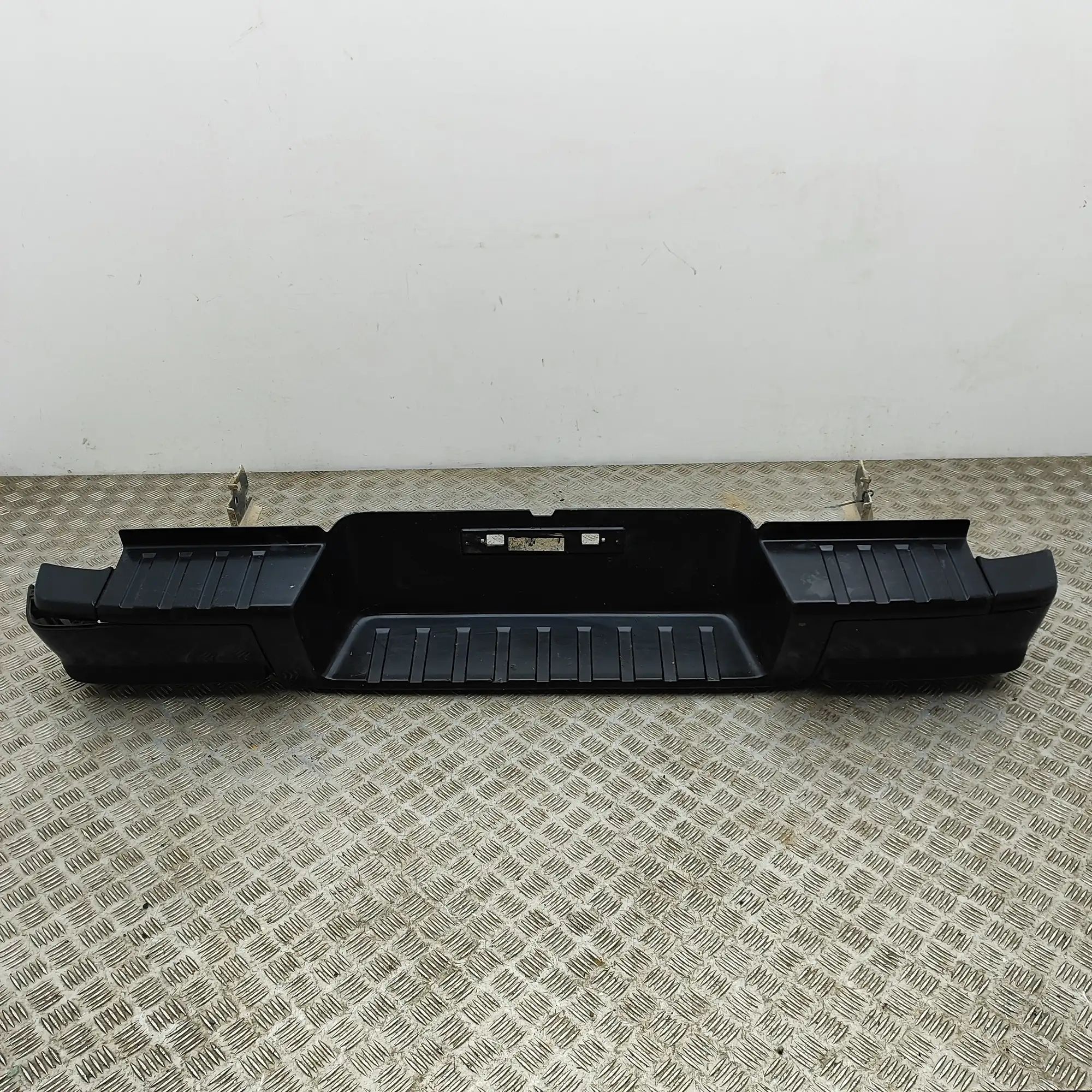 Isuzu  D-Max rear bumper 8-97502-805-2, 8-98393-829-4 Rear Bumper ISUZU ...