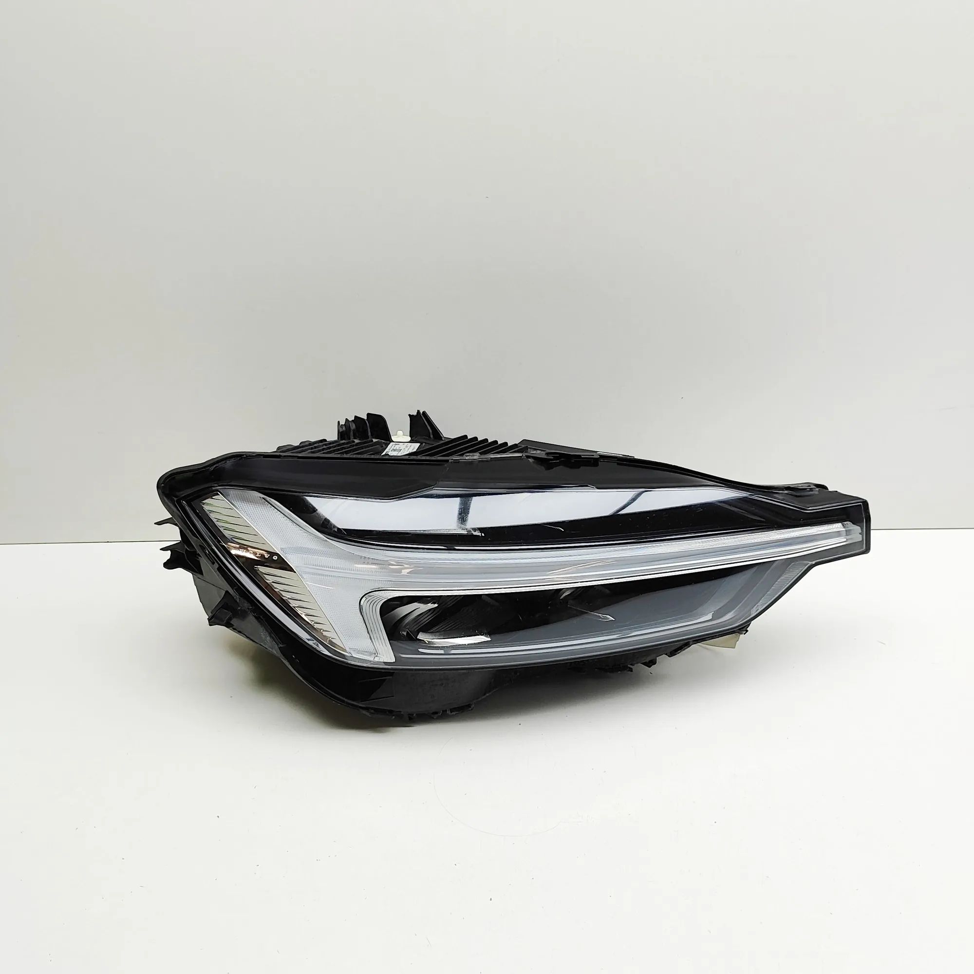 Volvo XC60 Front Right Headlight 32404712 Front Right Headlight VOLVO XC60 (II 2...