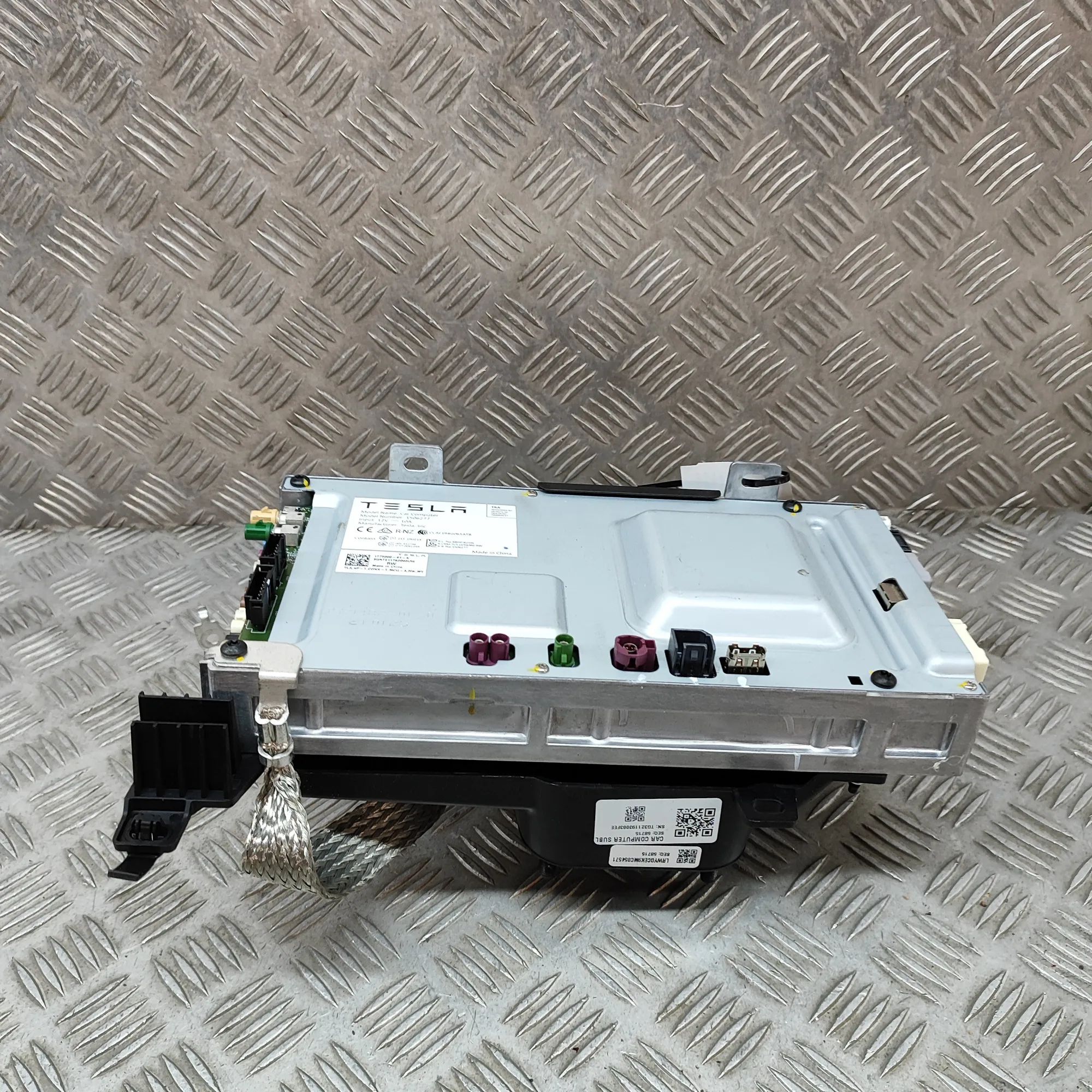 Tesla Model Y Other Control Units 1521482-01-D, 1775000-91-K Other Control Units ...