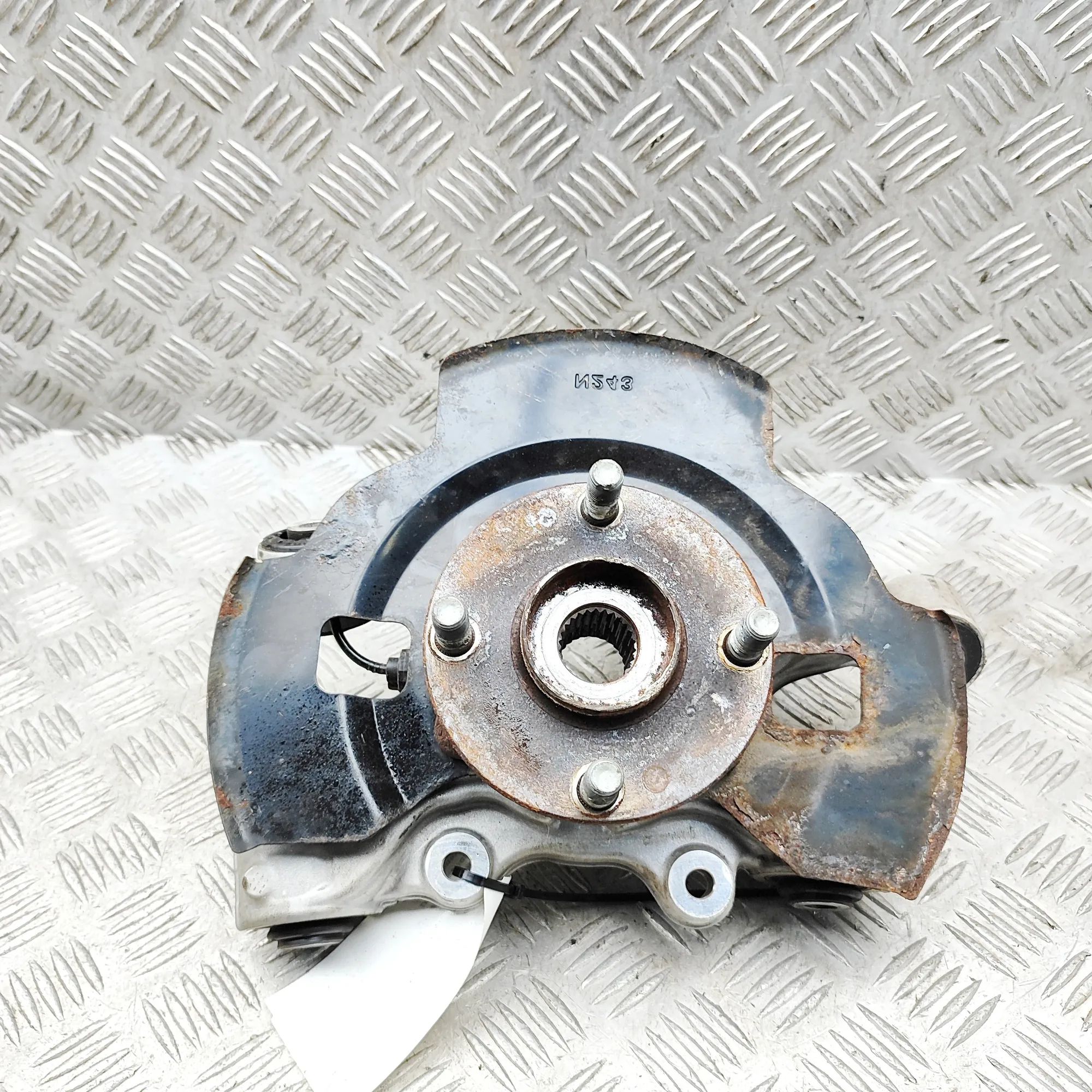 Mazda MX-5 Front Right Wheel Hub N243-33-261, N243-33-04X, N243-33-020 Front Rig...