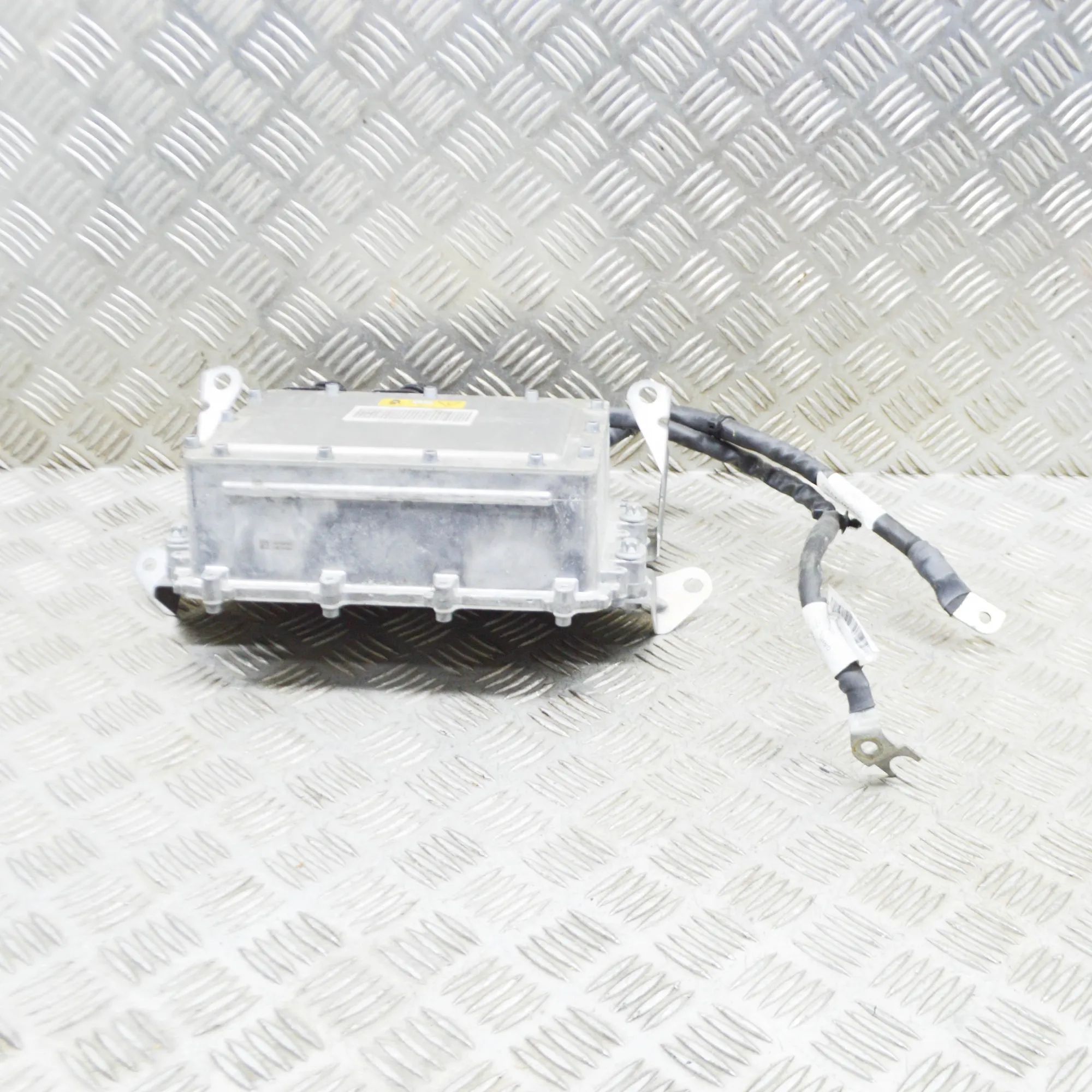Mercedes-Benz EQC (N293) Voltage Control Unit A0003421000, A2935401501, A0003424800 Voltage C...