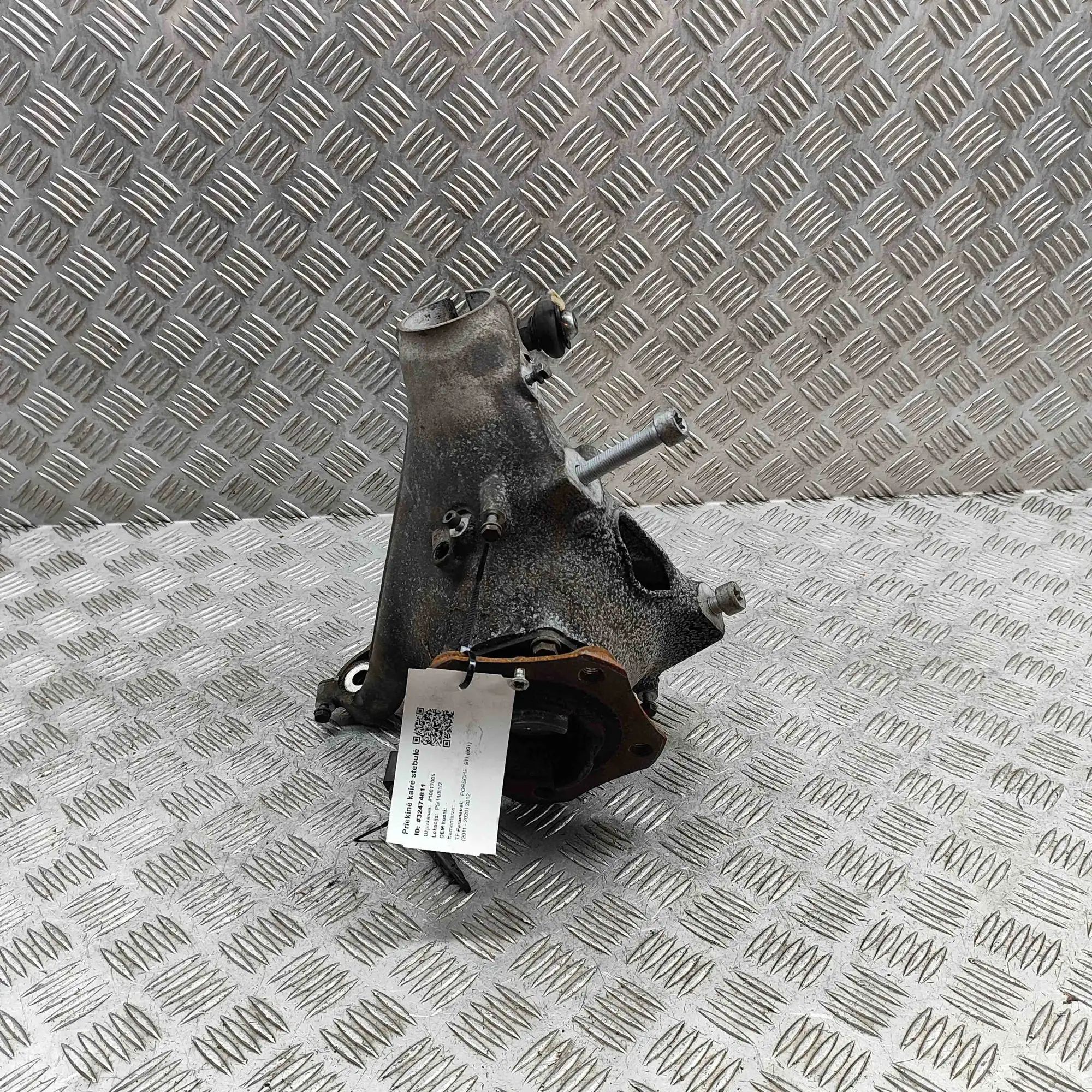 Porsche 911 (991) Front Left Wheel Hub 99134165706 Front Left Wheel Hub PORSCHE 911 (9...