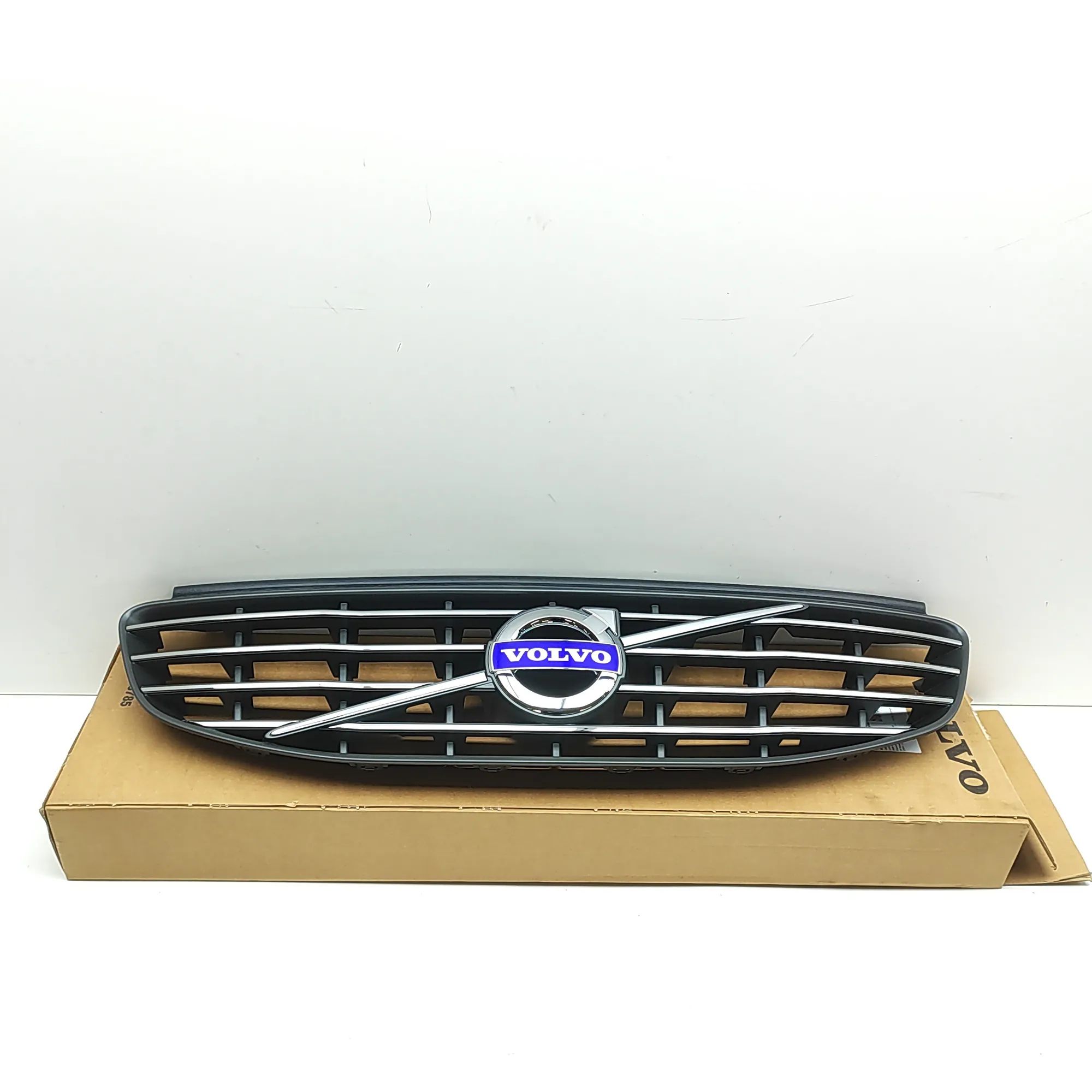 Volvo XC60 Radiator Grille 31333832 Radiator Grille VOLVO XC60 (2008-2017)...