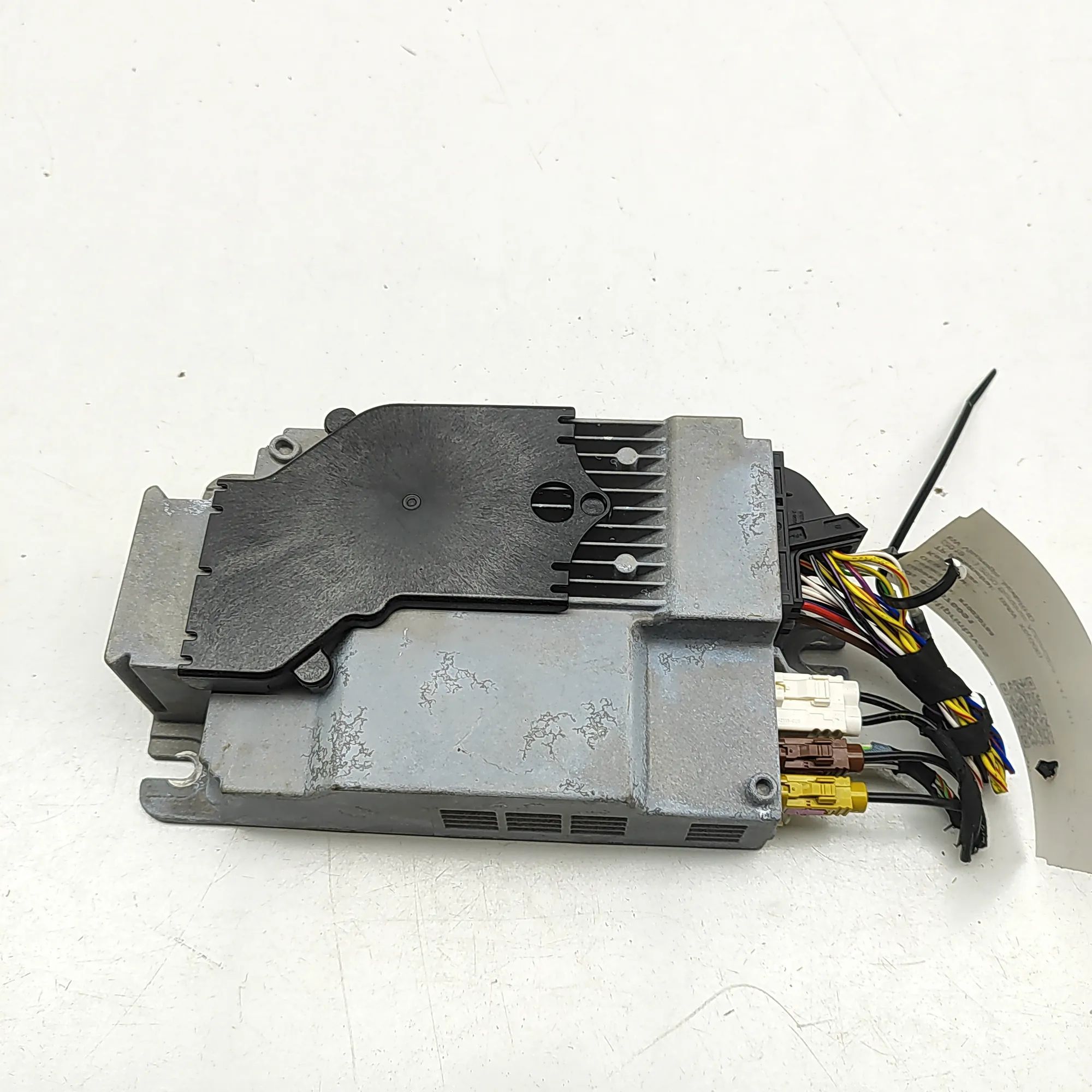 BMW X6 (G06) Sound amplifier
