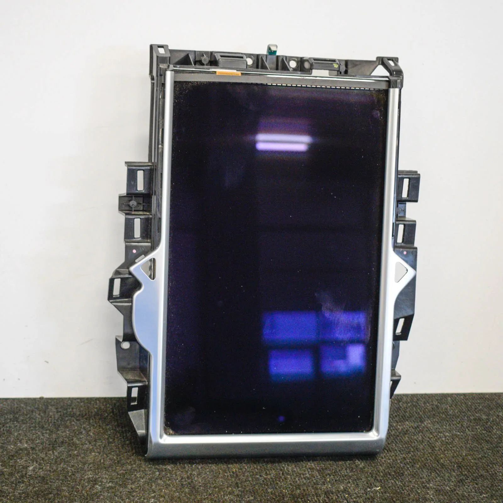 Tesla Model S Navigation Screen Display 1045006-03-D Navigation Screen Display TESLA MO...