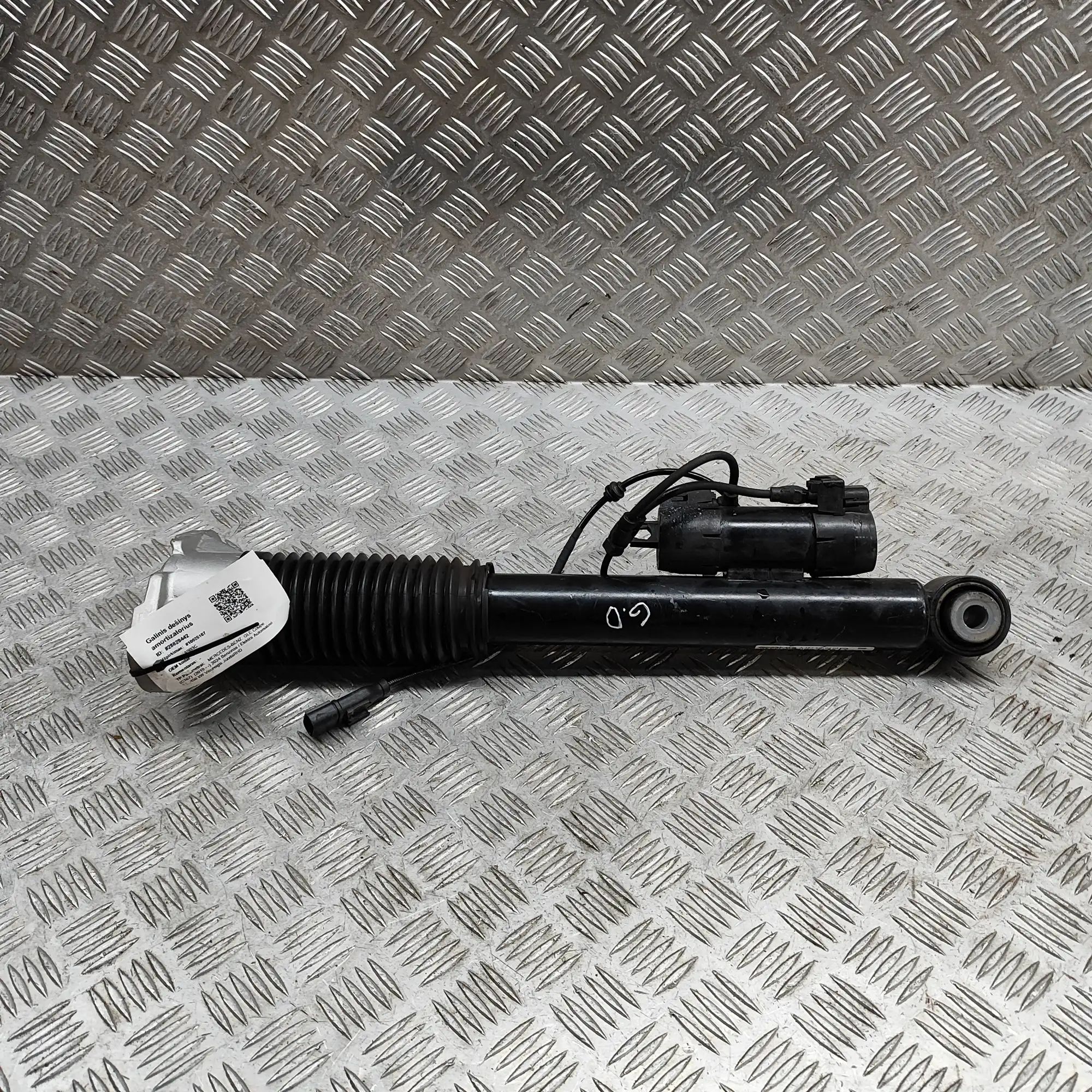 Mercedes-Benz GLE (W167) Rear Right Shock Absorber A1673200405 Rear Right Shock Absorber MERCEDES-...