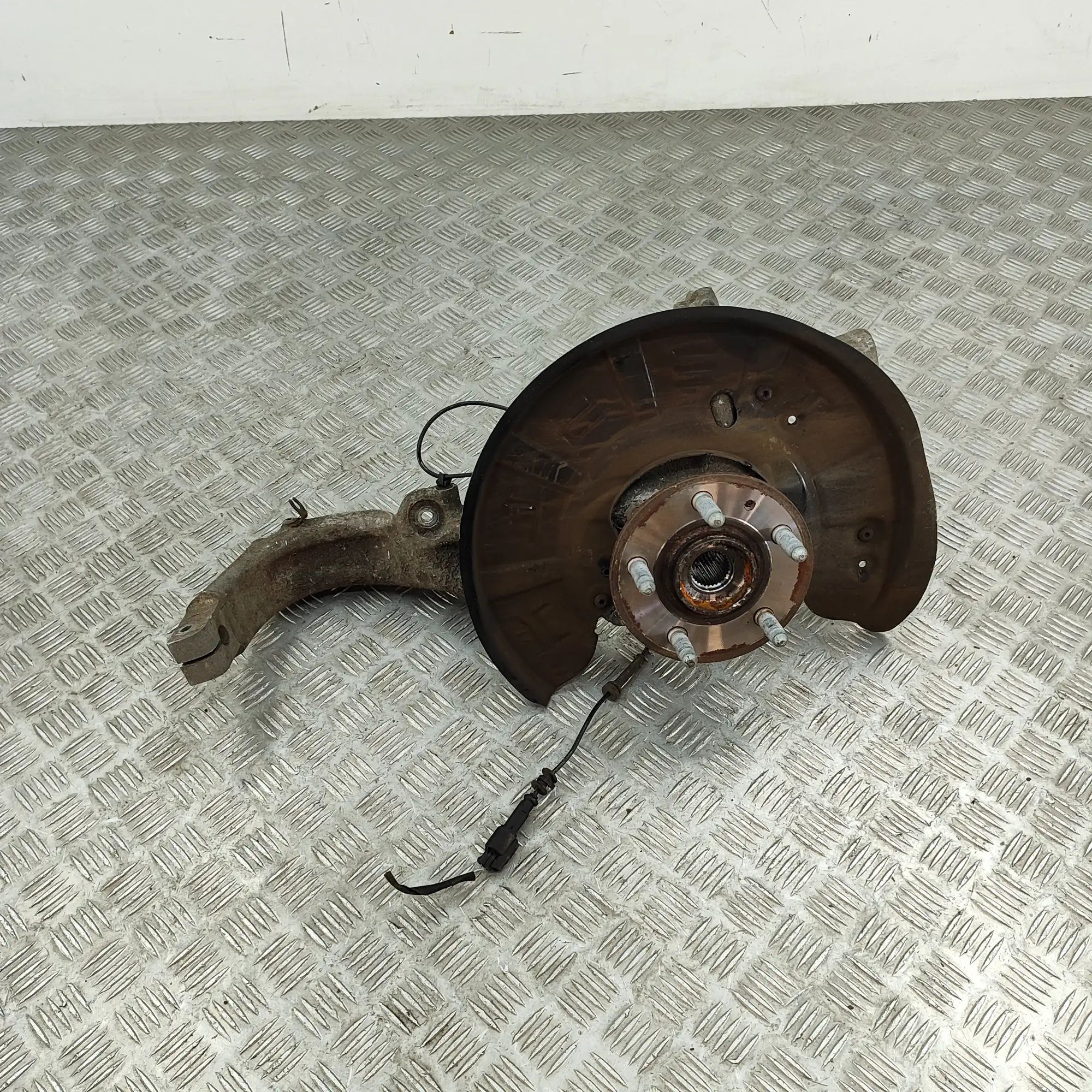 Tesla Model X Front Right Wheel Hub 1027316-00-D Front Right Wheel Hub TESLA MODEL ...