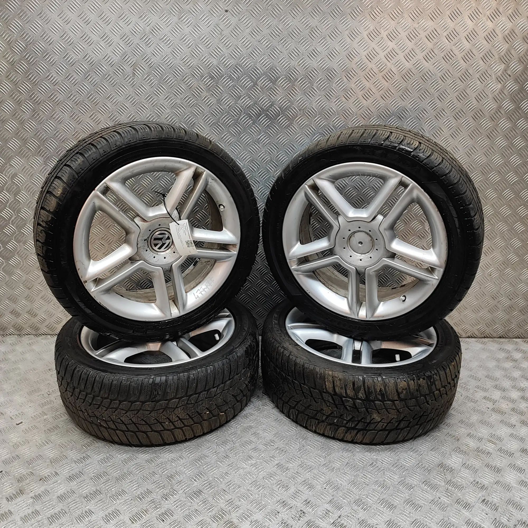 Volkswagen New Beetle Alloy Wheel Set 1C0601025Q Alloy Wheel Set VW BEETLE (Cabrio 1Y...