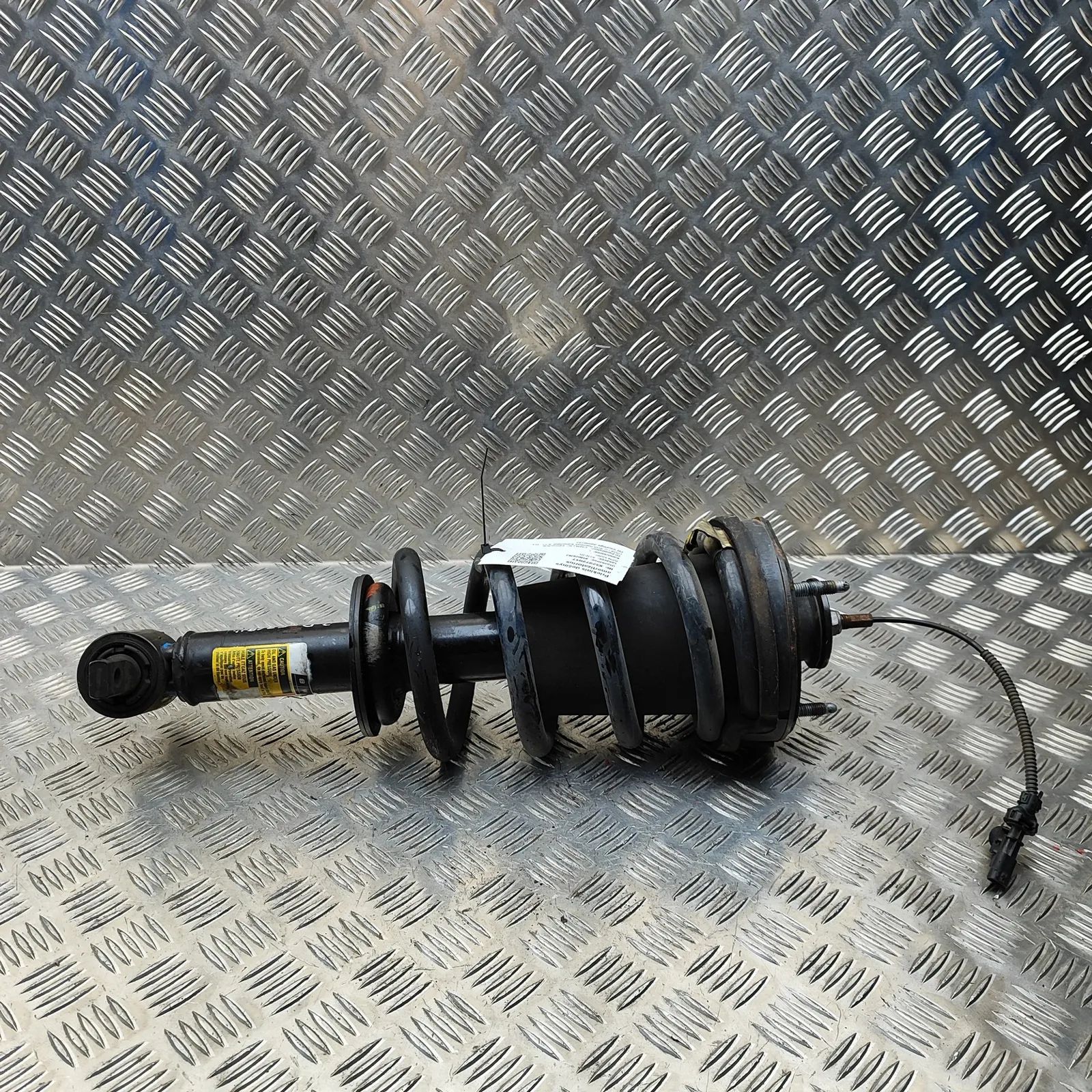 Cadillac Escalade Front Right Shock Absorber 84977478 Front Right Shock Absorber CADILLAC ES...