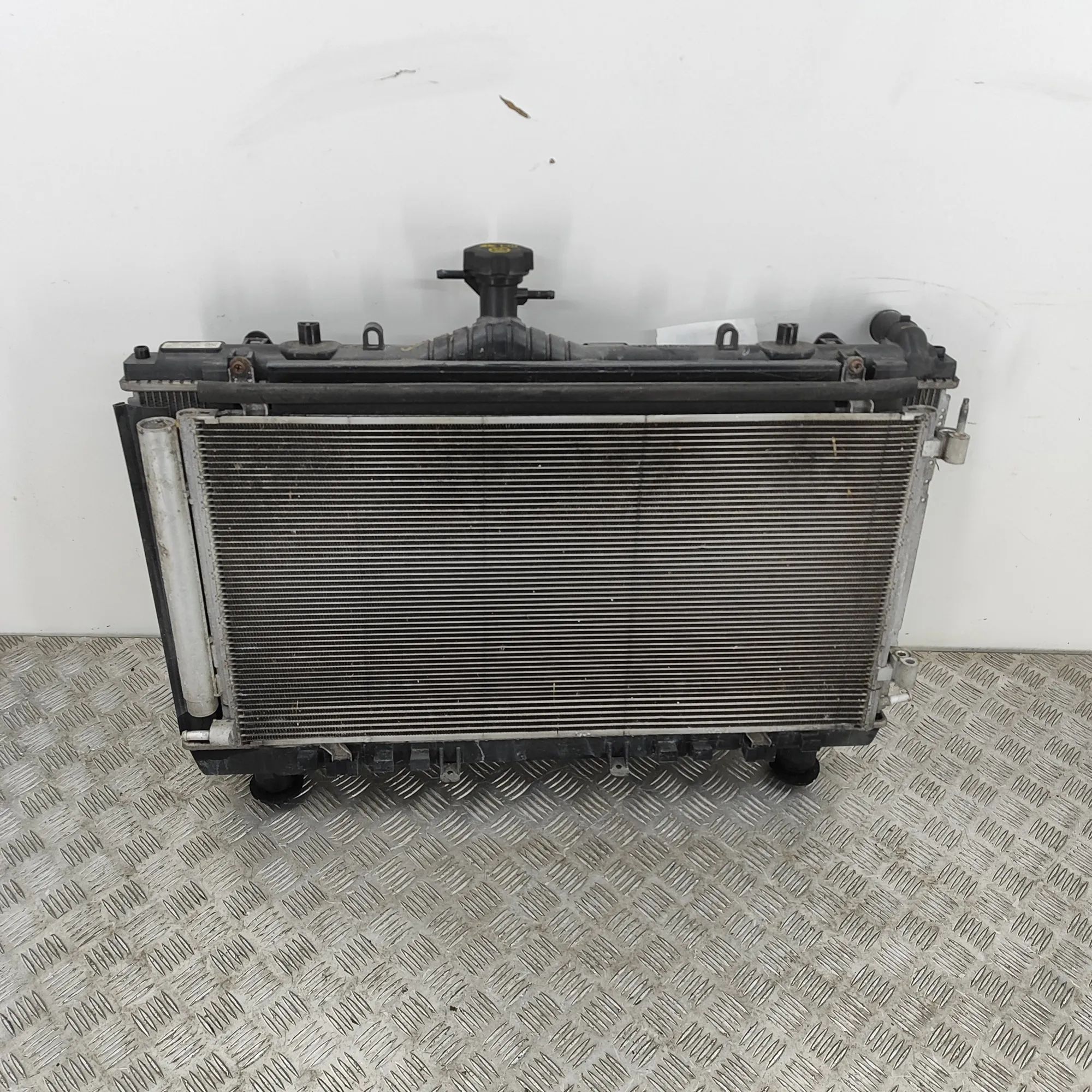 Chevrolet Camaro Cooling Radiator Pack AA222000-8626, AA422750-6631, 22886754 Cooling ...
