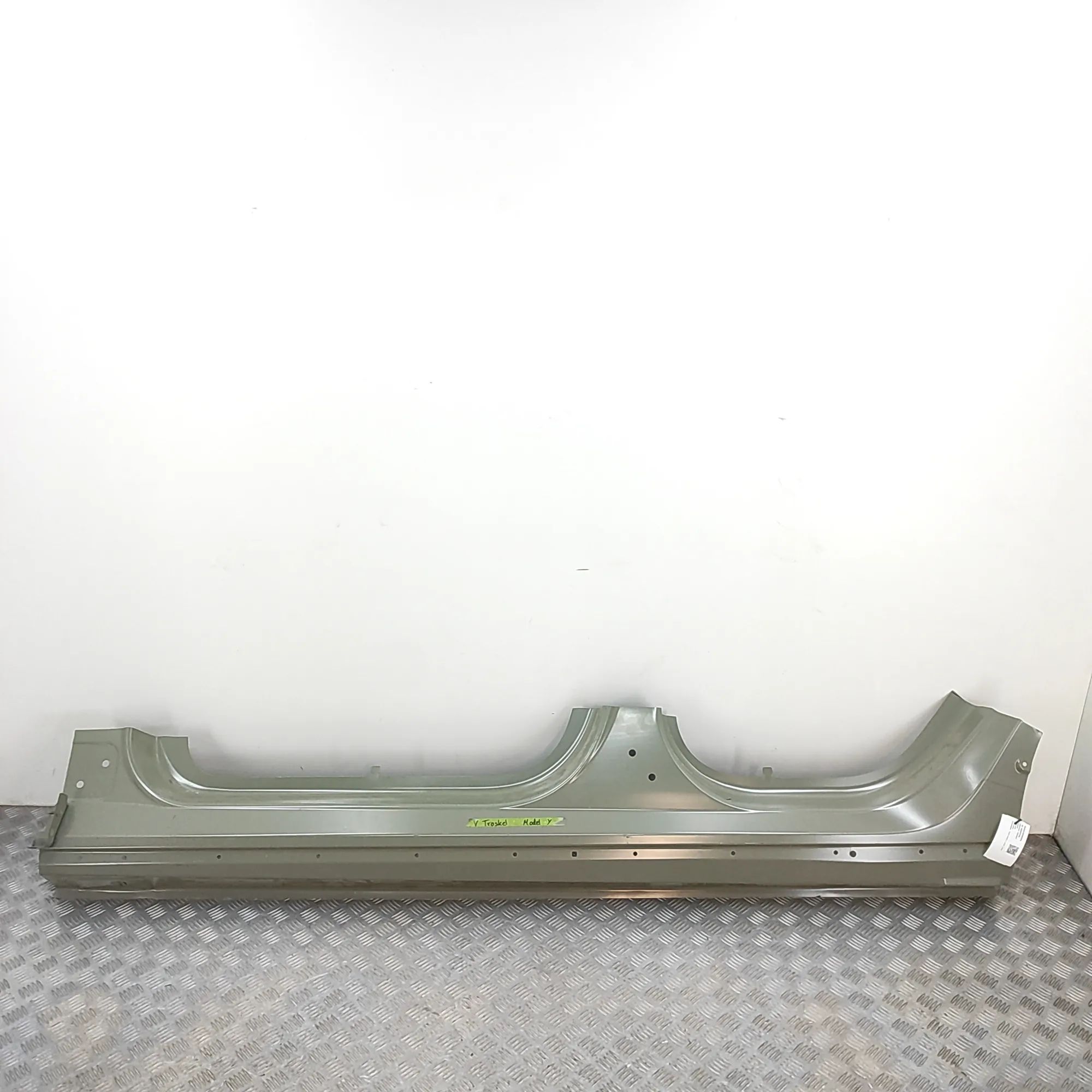 Tesla Model Y Left Side Sideskirt 1511000-SC-A Left Side Sideskirt TESLA MODEL Y ...