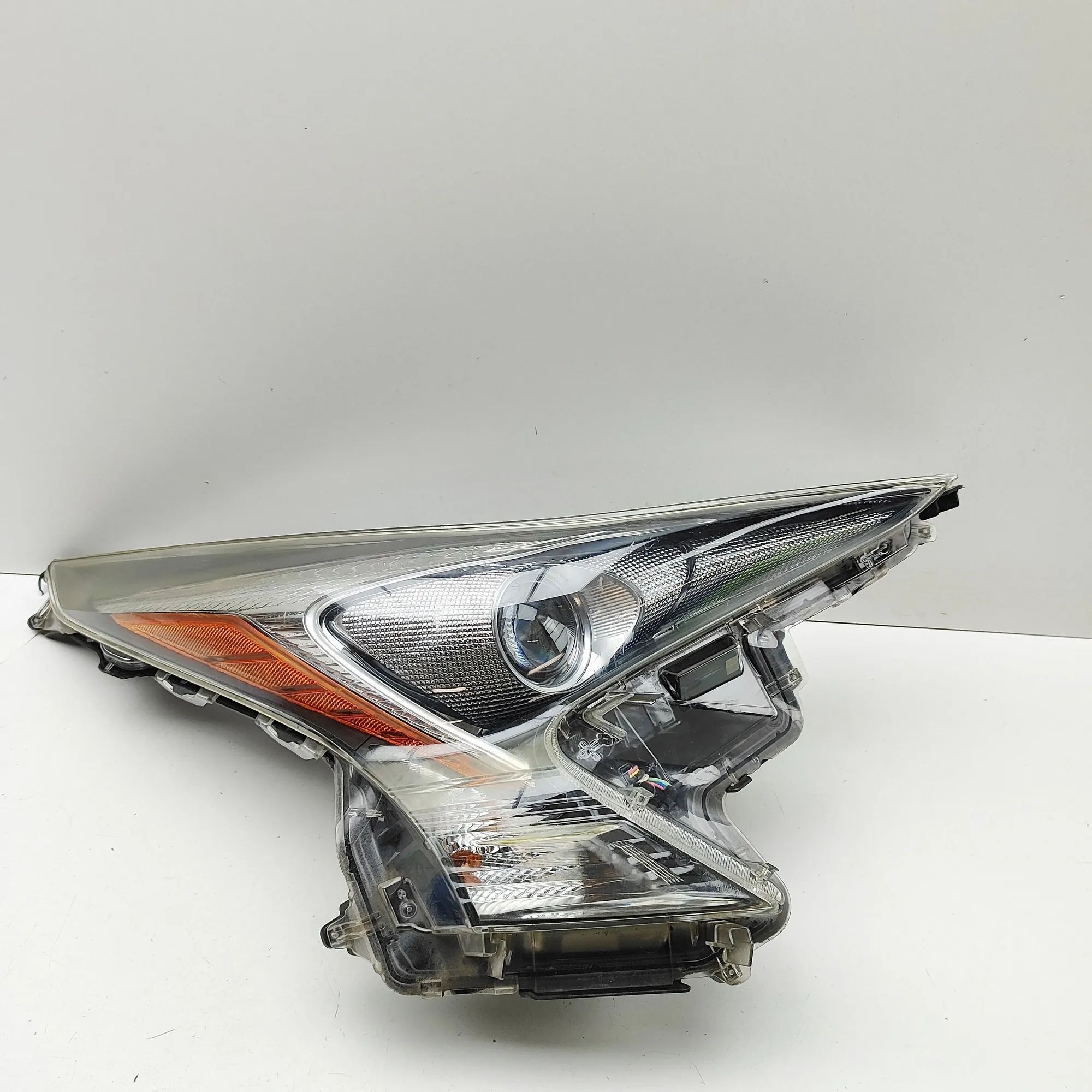 Toyota Prius+ Front Right Headlight 81145-47691 Front Right Headlight TOYOTA PRIUS ...