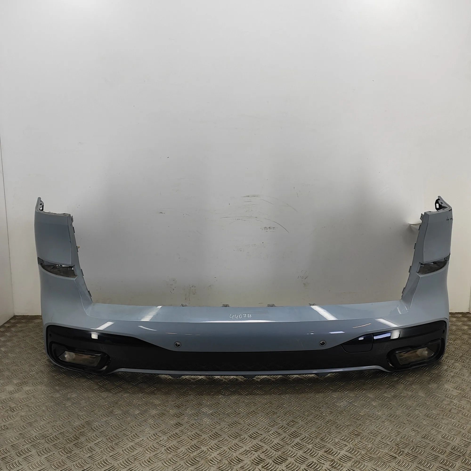 BMW X7 (G07) rear bumper 8069894 Rear Bumper BMW X7 (G07) (2019-...)

Pa...