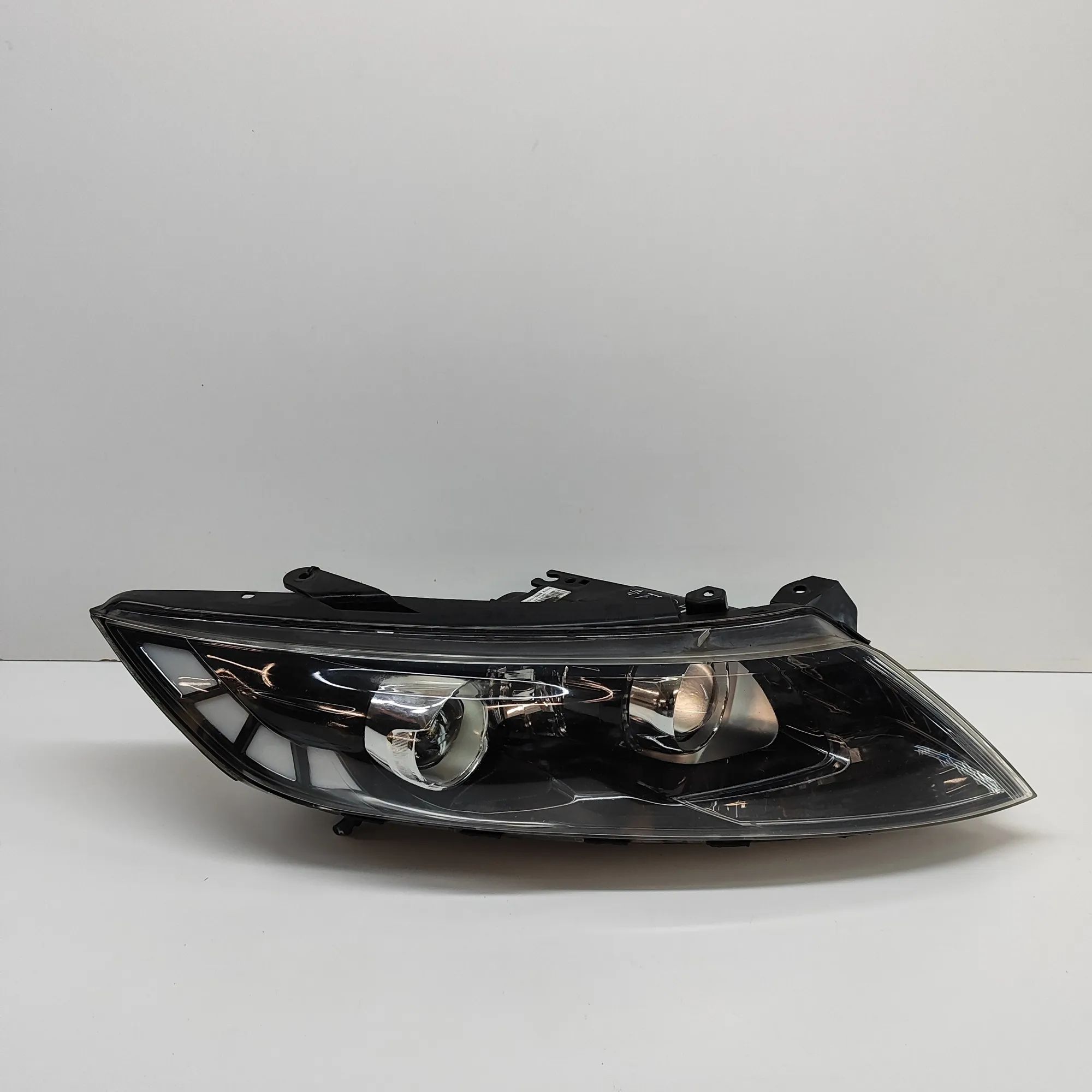 Kia Optima (TF) Front Right Headlight 130732927200, 92102-1T431 Front Right Headlight...
