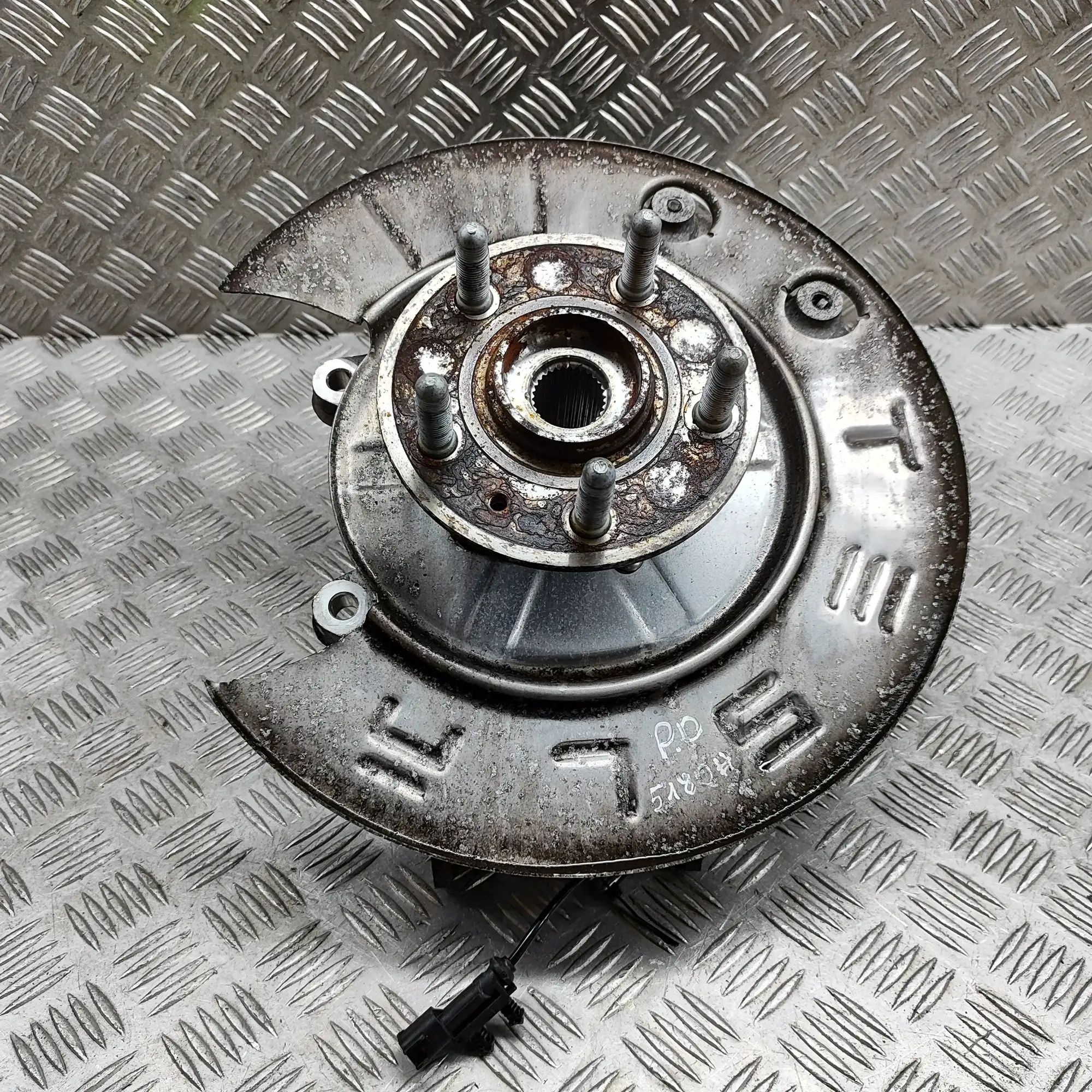 Tesla Model X Front Right Wheel Hub 1027316-00-D Front Right Wheel Hub TESLA MODEL ...